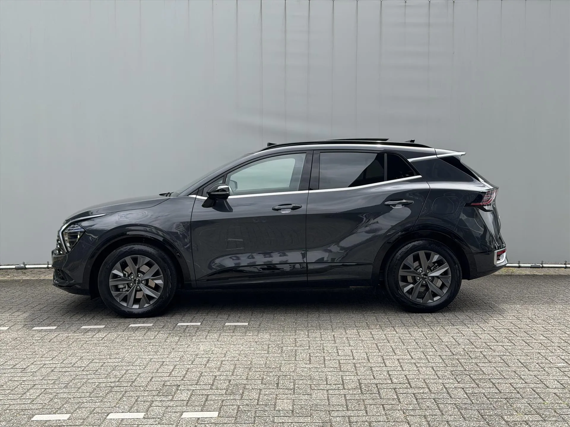 Kia Sportage met kenteken HPJ-06-X – achteraanzicht