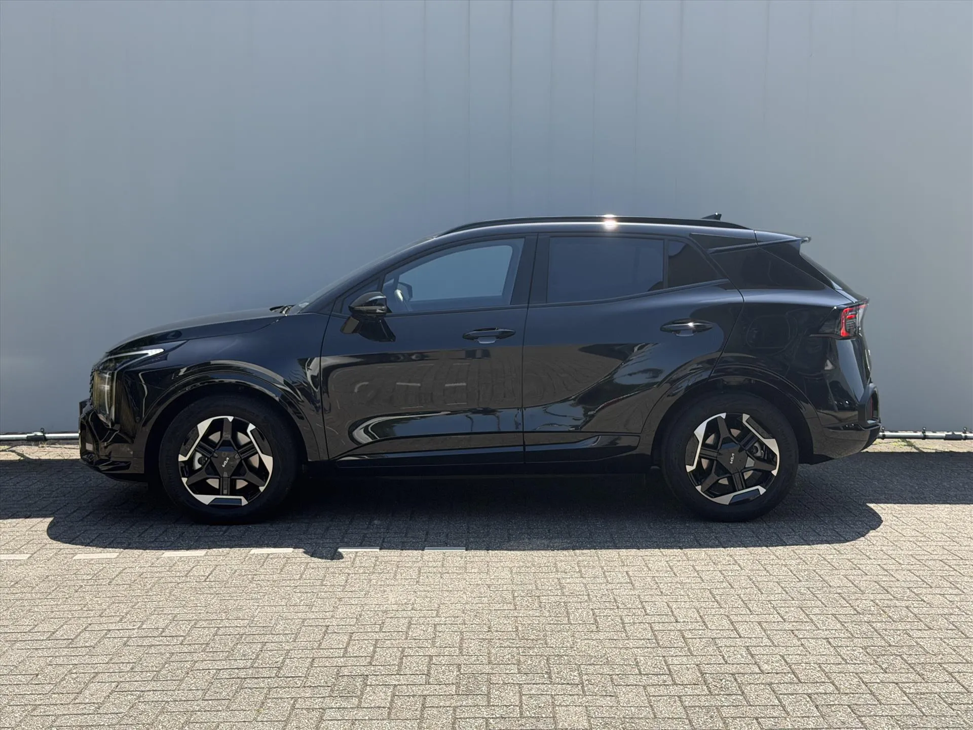 Kia Sportage met kenteken JFS-28-T – achteraanzicht