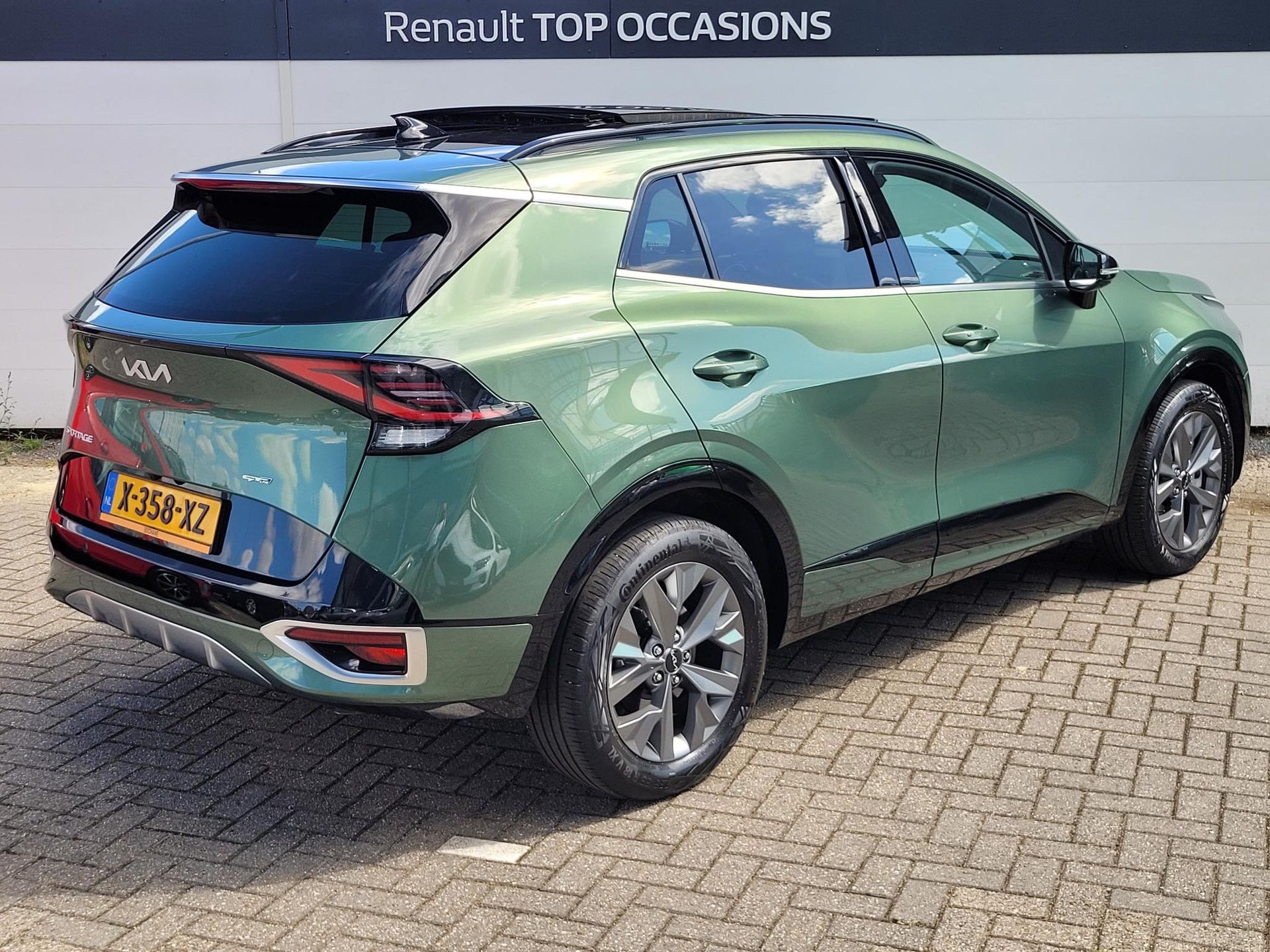 Kia Sportage met kenteken X-358-XZ – achteraanzicht