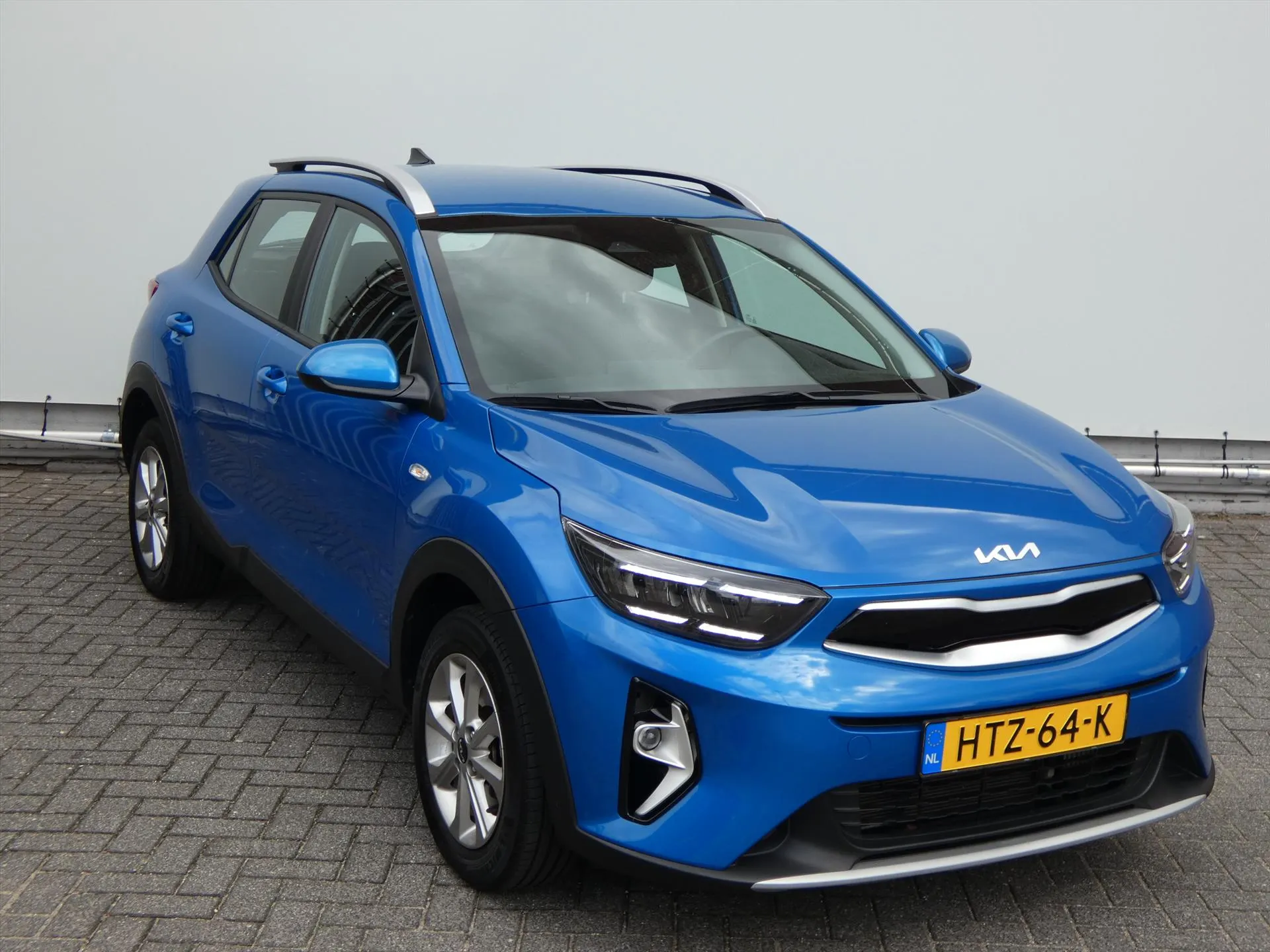 Kia Stonic met kenteken HTZ-64-K – interieur