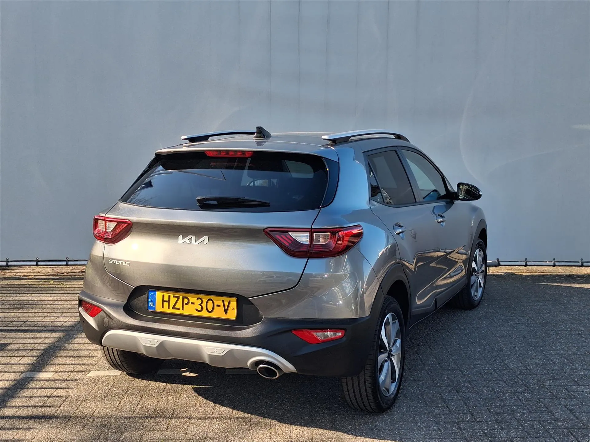 Kia Stonic met kenteken HZP-30-V – dashboard