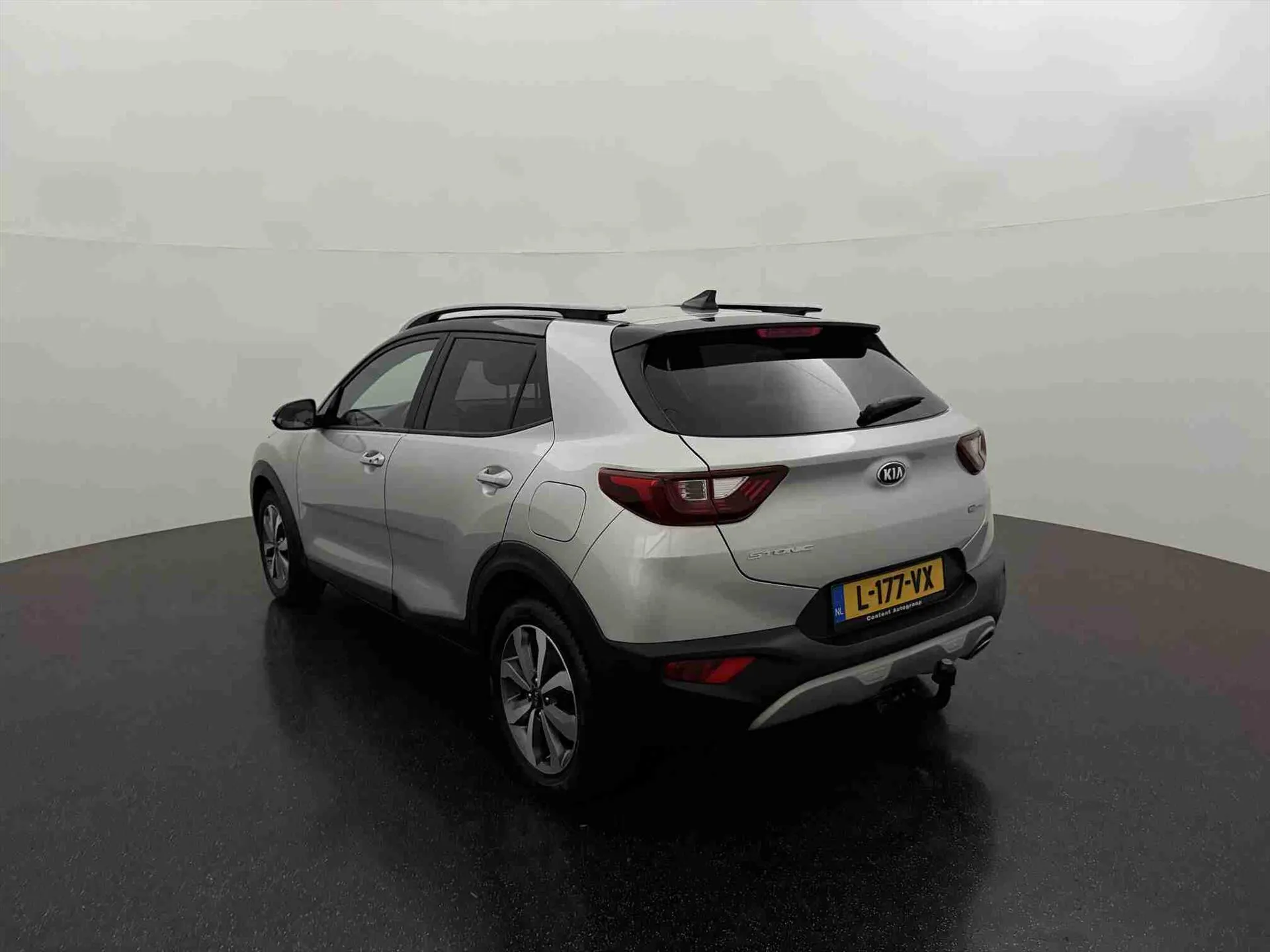 Kia Stonic met kenteken L-177-VX – achteraanzicht