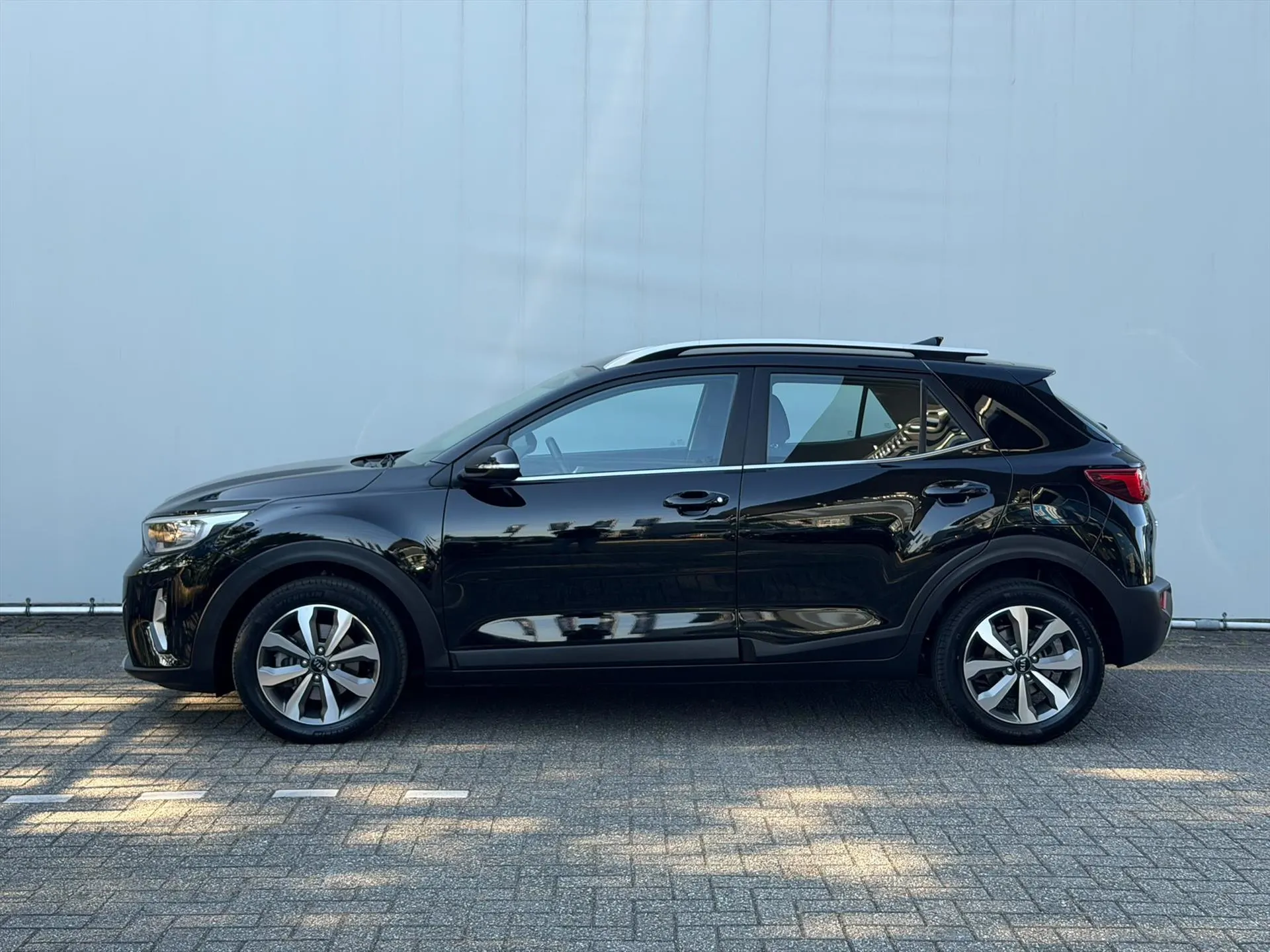 Kia Stonic met kenteken P-226-BV – achteraanzicht