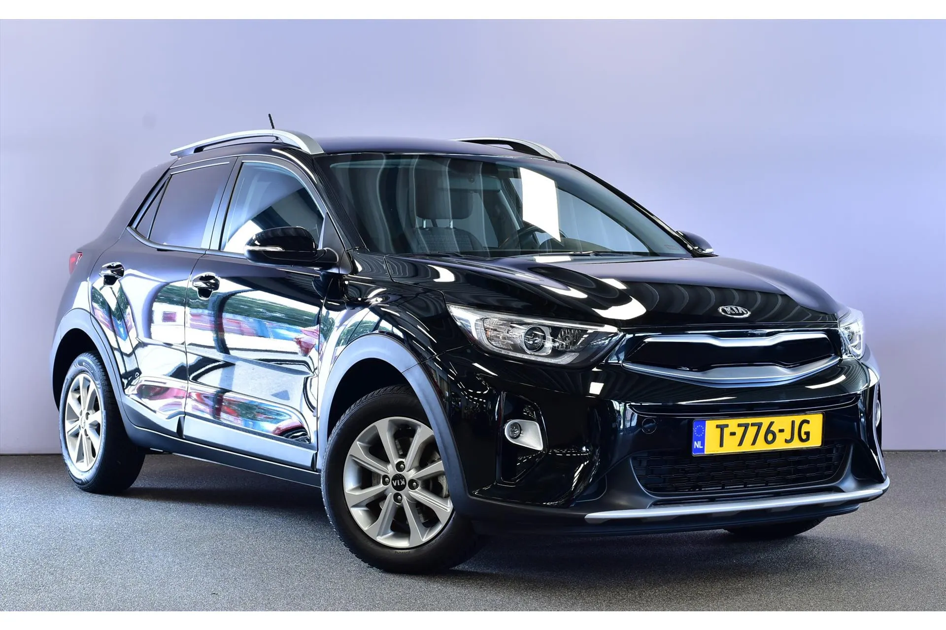 Kia Stonic met kenteken T-776-JG – interieur