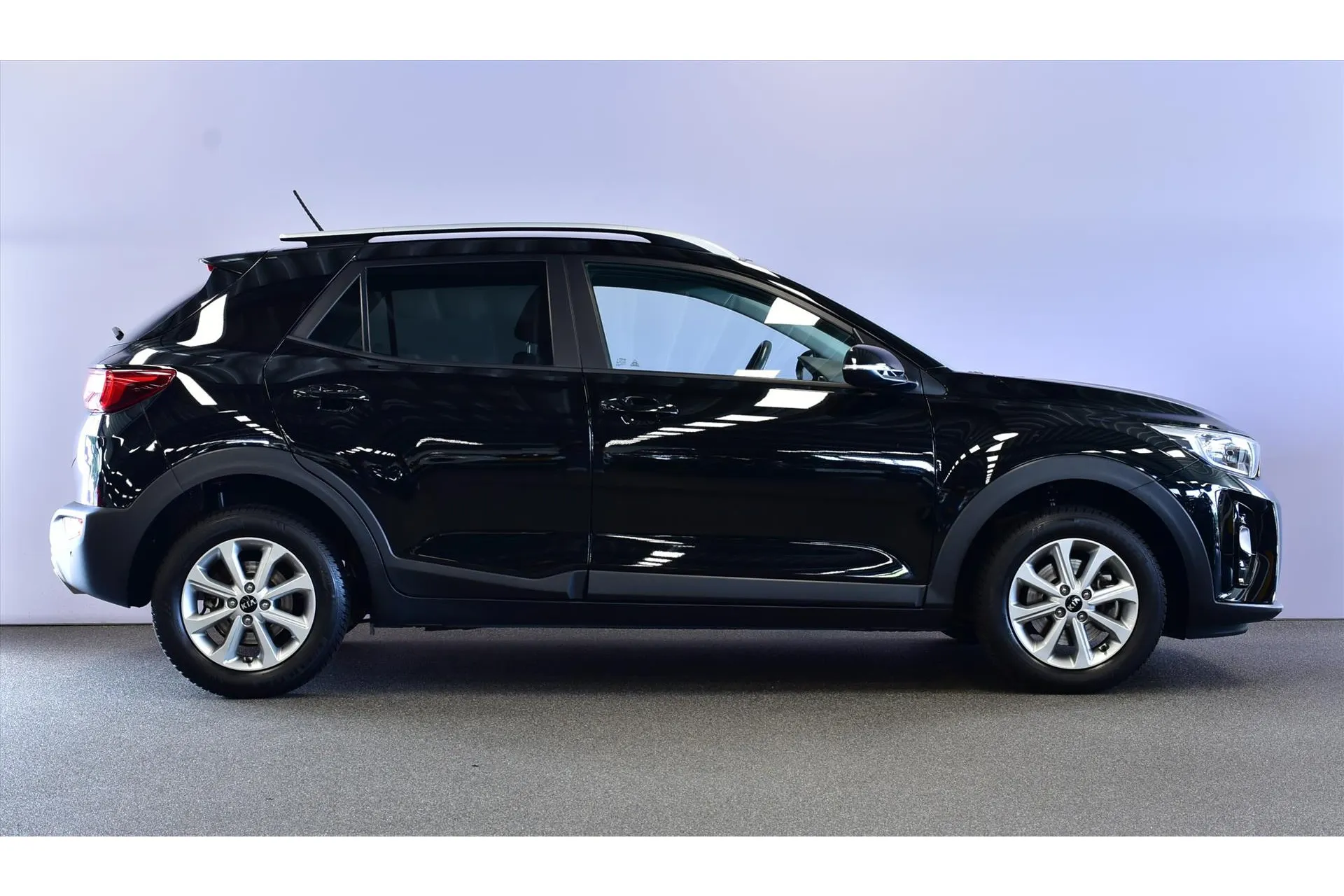 Kia Stonic met kenteken T-776-JG – dashboard