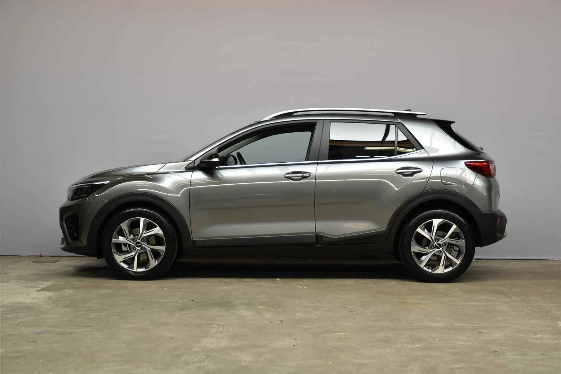 Kia Stonic met kenteken Z-493-GG – achteraanzicht