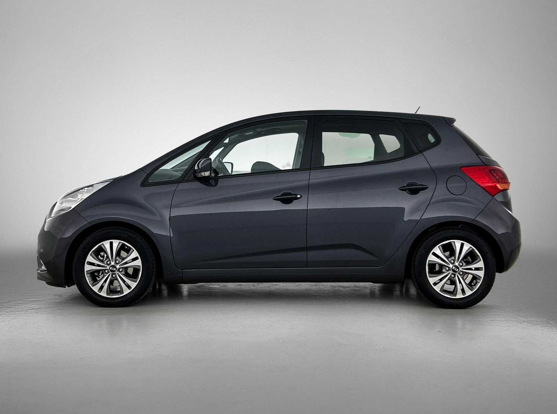 Kia Venga met kenteken 71100 – autofoto 4