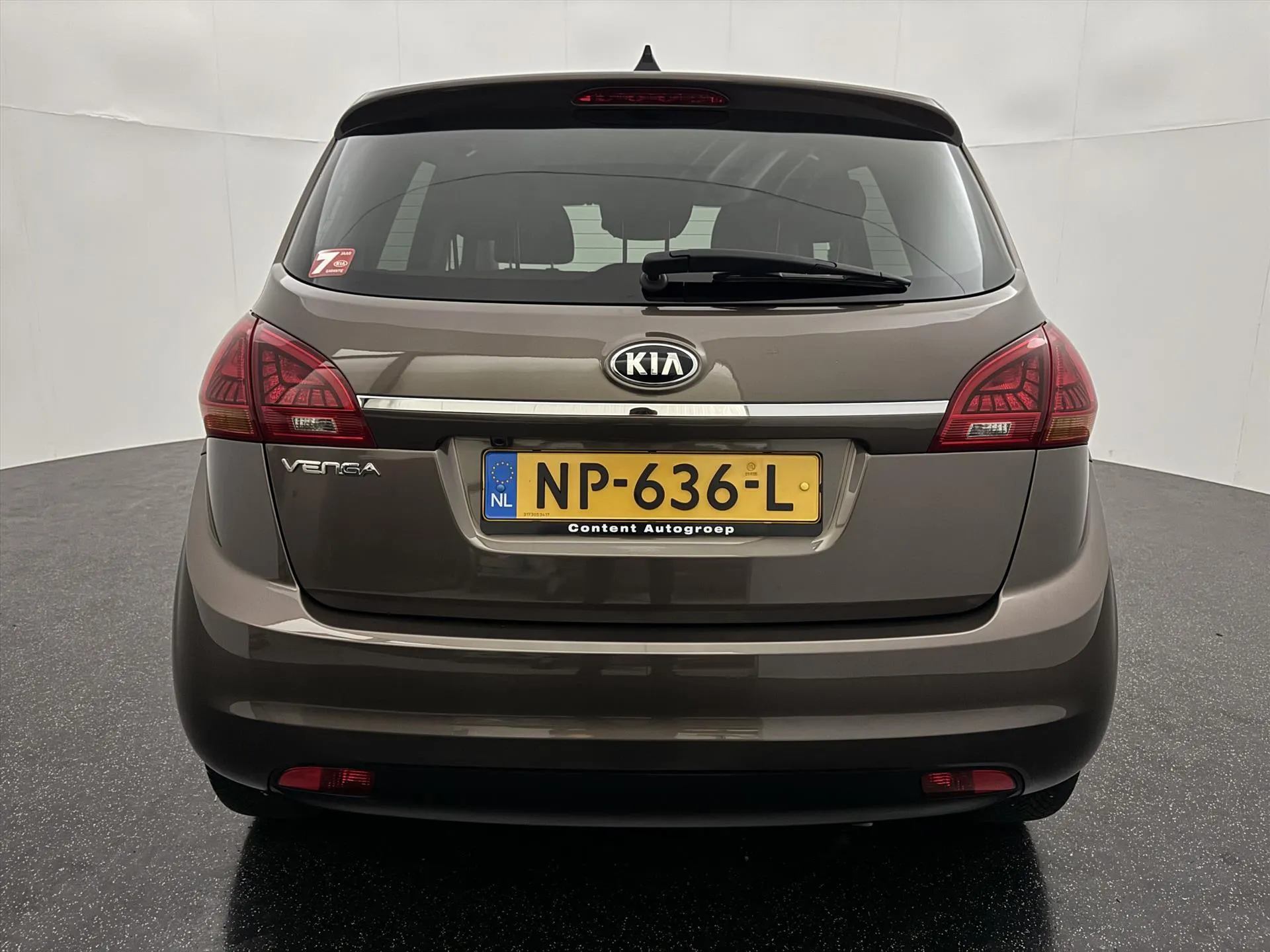 Kia Venga met kenteken NP-636-L – dashboard