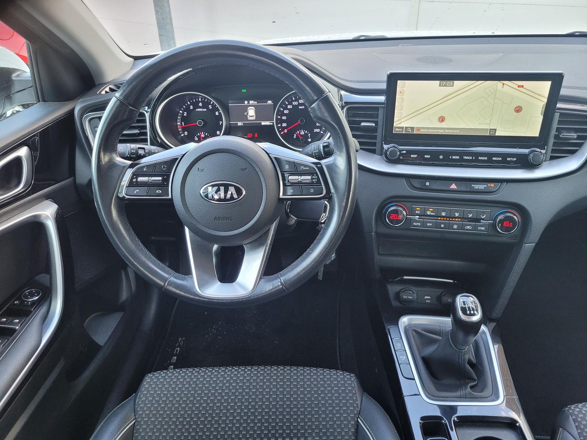 Kia Xceed met kenteken H-959-LV – interieur