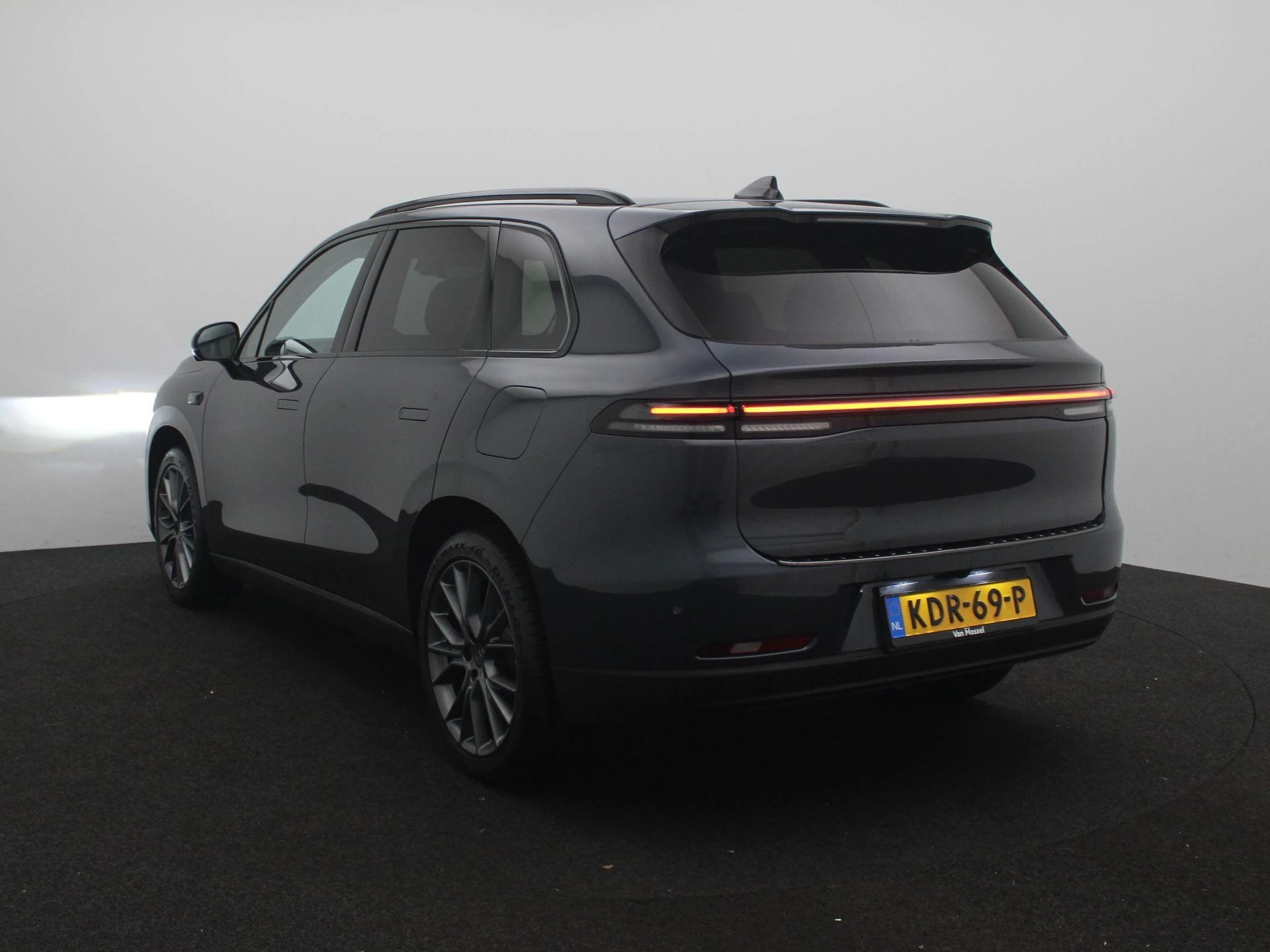 Leapmotor C10 met kenteken KDR-69-P – autofoto 3