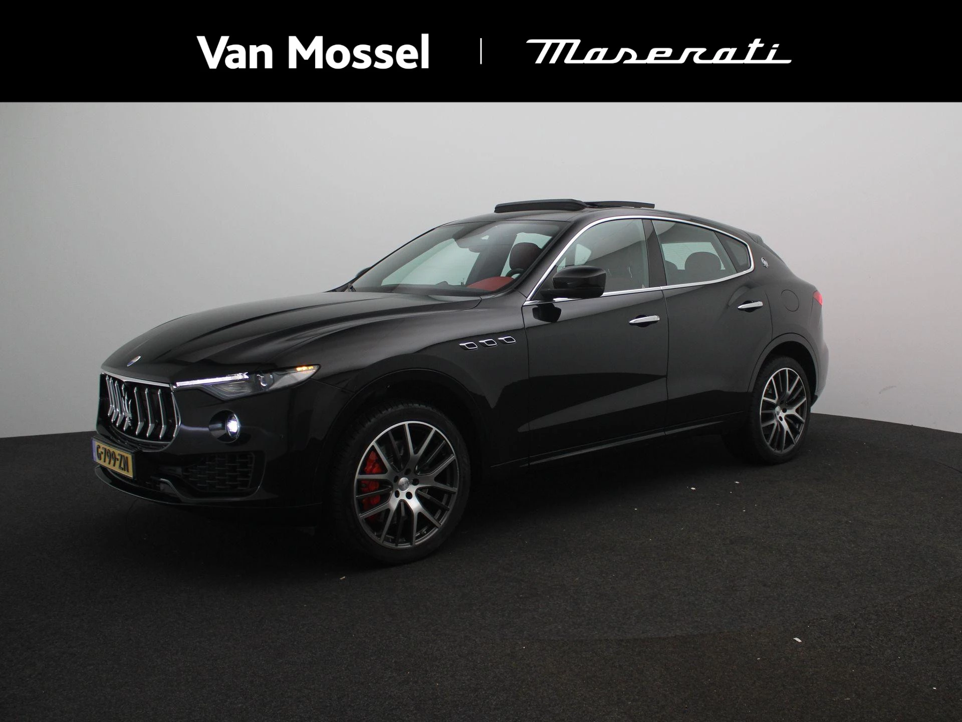 Maserati Levante met kenteken 109100 – autofoto 2