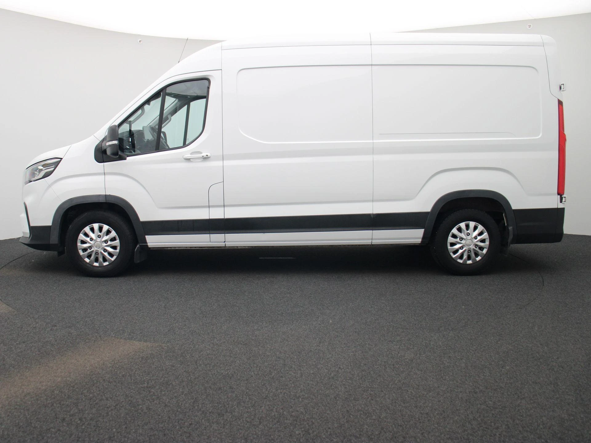 Maxus eDeliver9 – autofoto 5