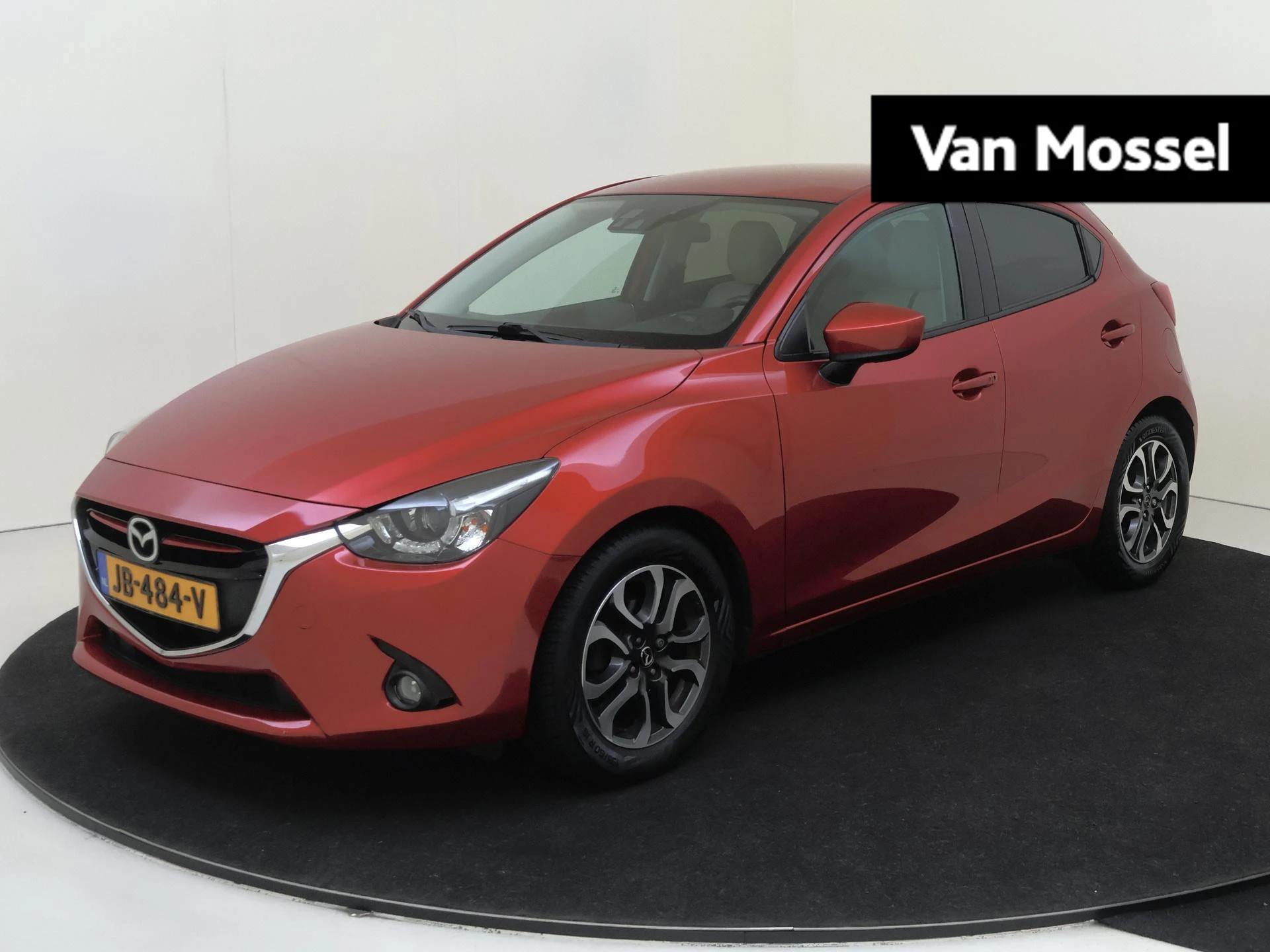 Mazda 2 met kenteken 45100 – autofoto 2