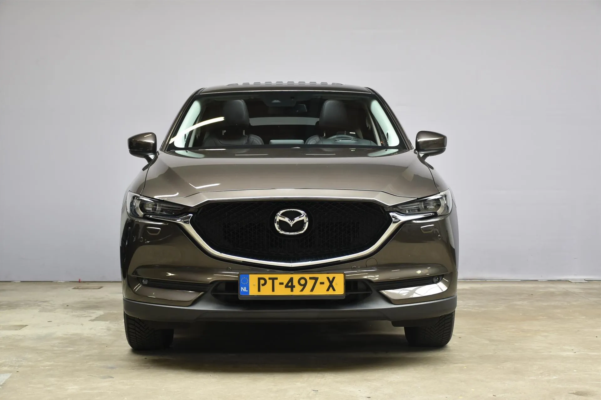 Mazda CX-5 met kenteken PT-497-X – achteraanzicht