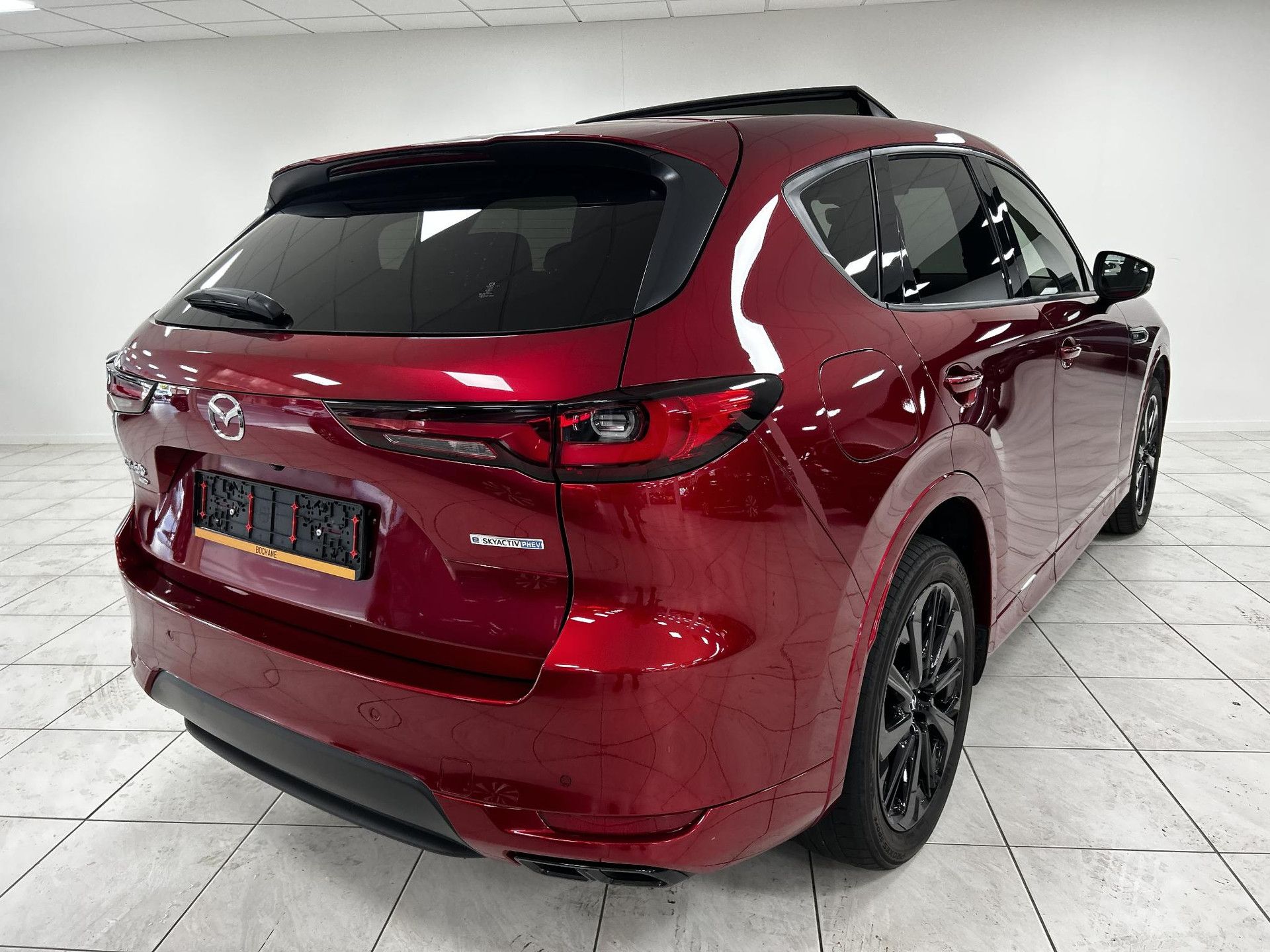 Mazda CX-60 met kenteken KLG-44-B – achteraanzicht