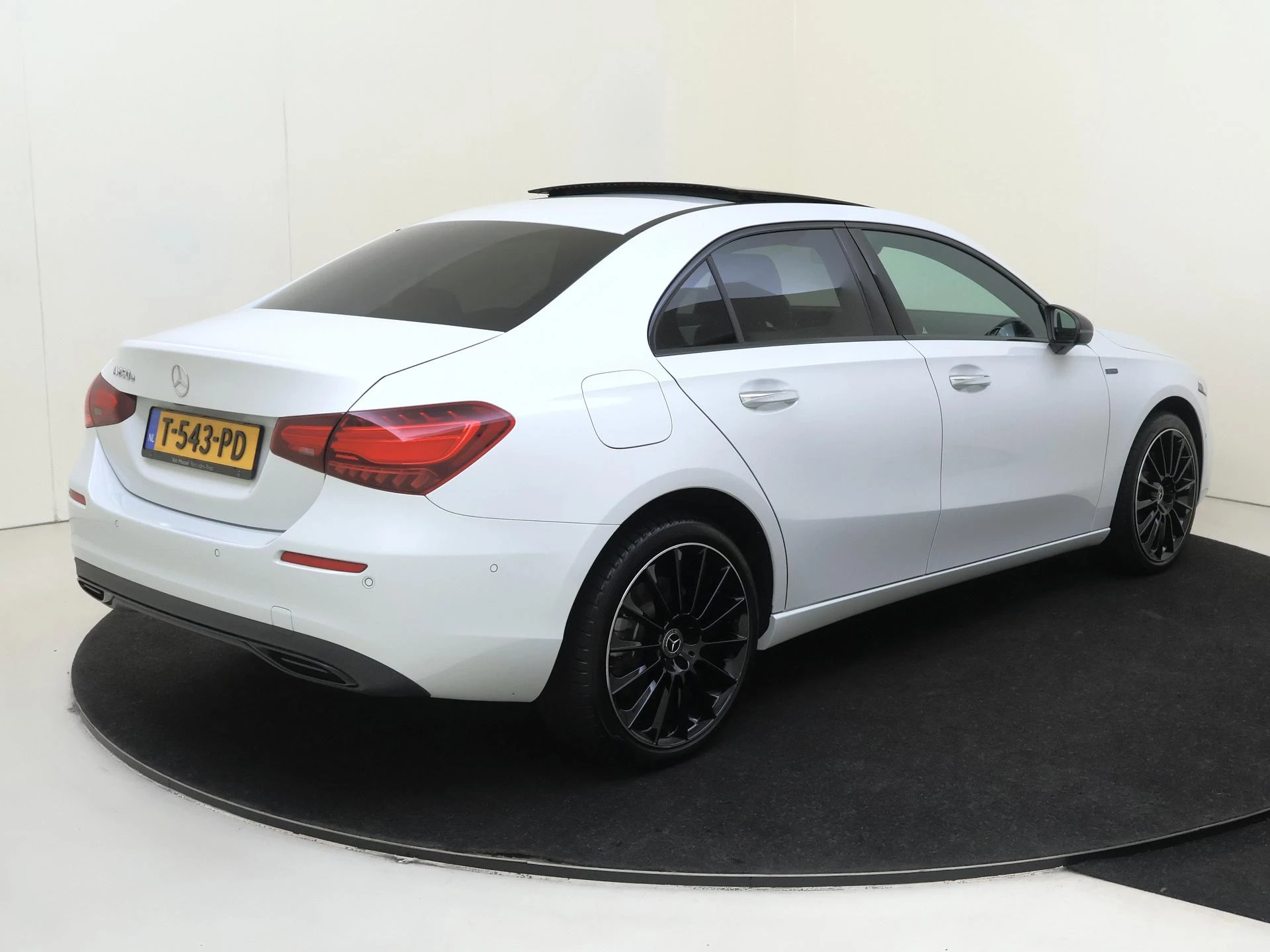 Mercedes-Benz A-Klasse met kenteken 80 – autofoto 3