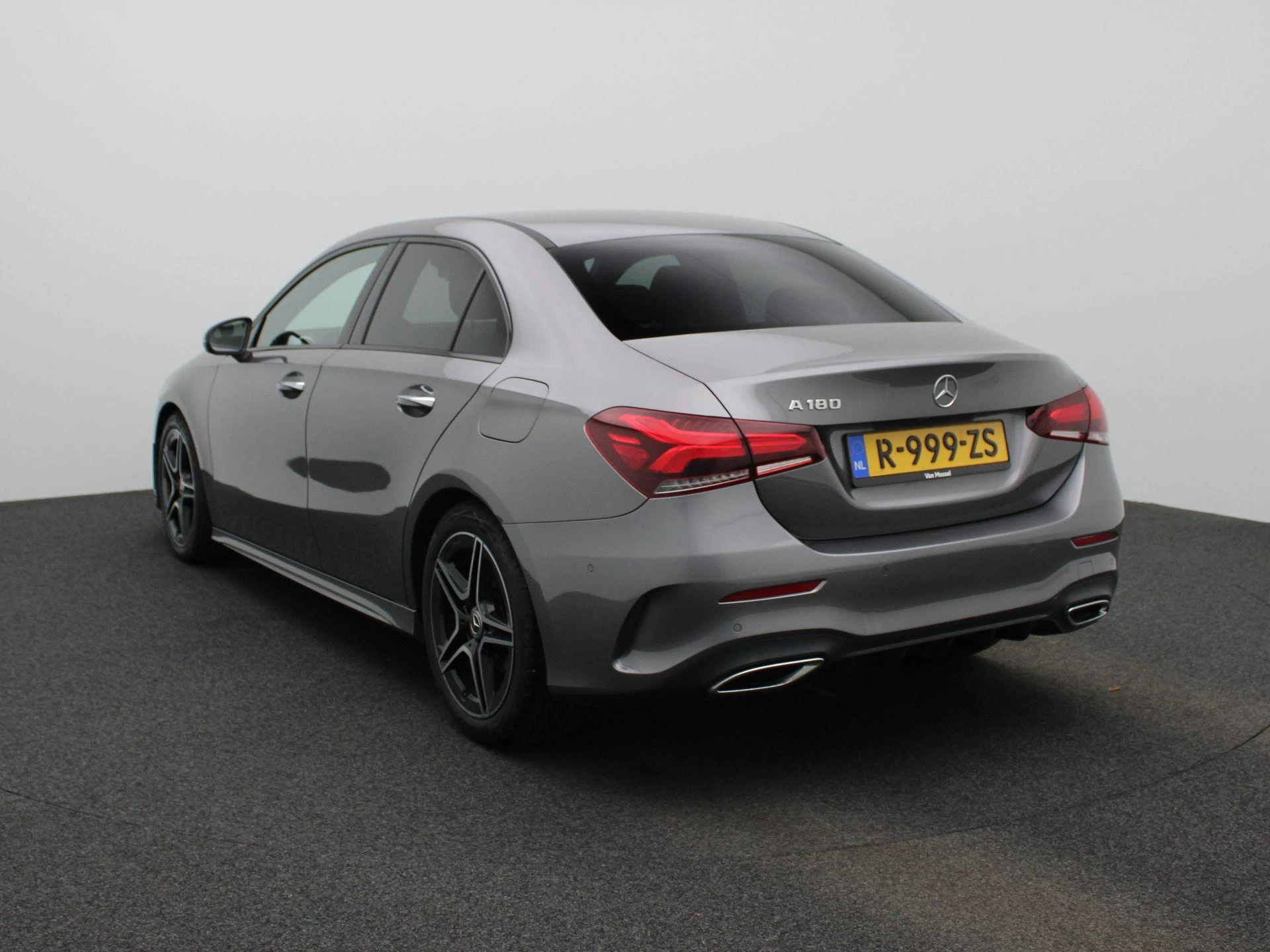 Mercedes-Benz A-Klasse met kenteken R-999-ZS – autofoto 3