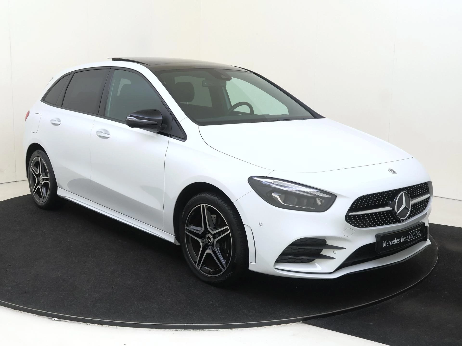Mercedes-Benz B-Klasse met kenteken 11100 – autofoto 3