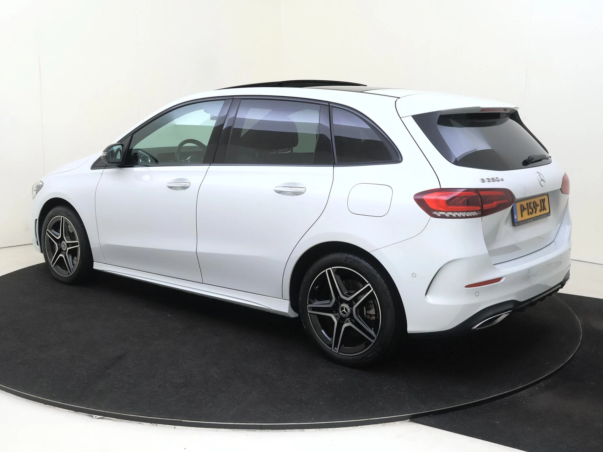 Mercedes-Benz B-Klasse met kenteken 11100 – autofoto 4