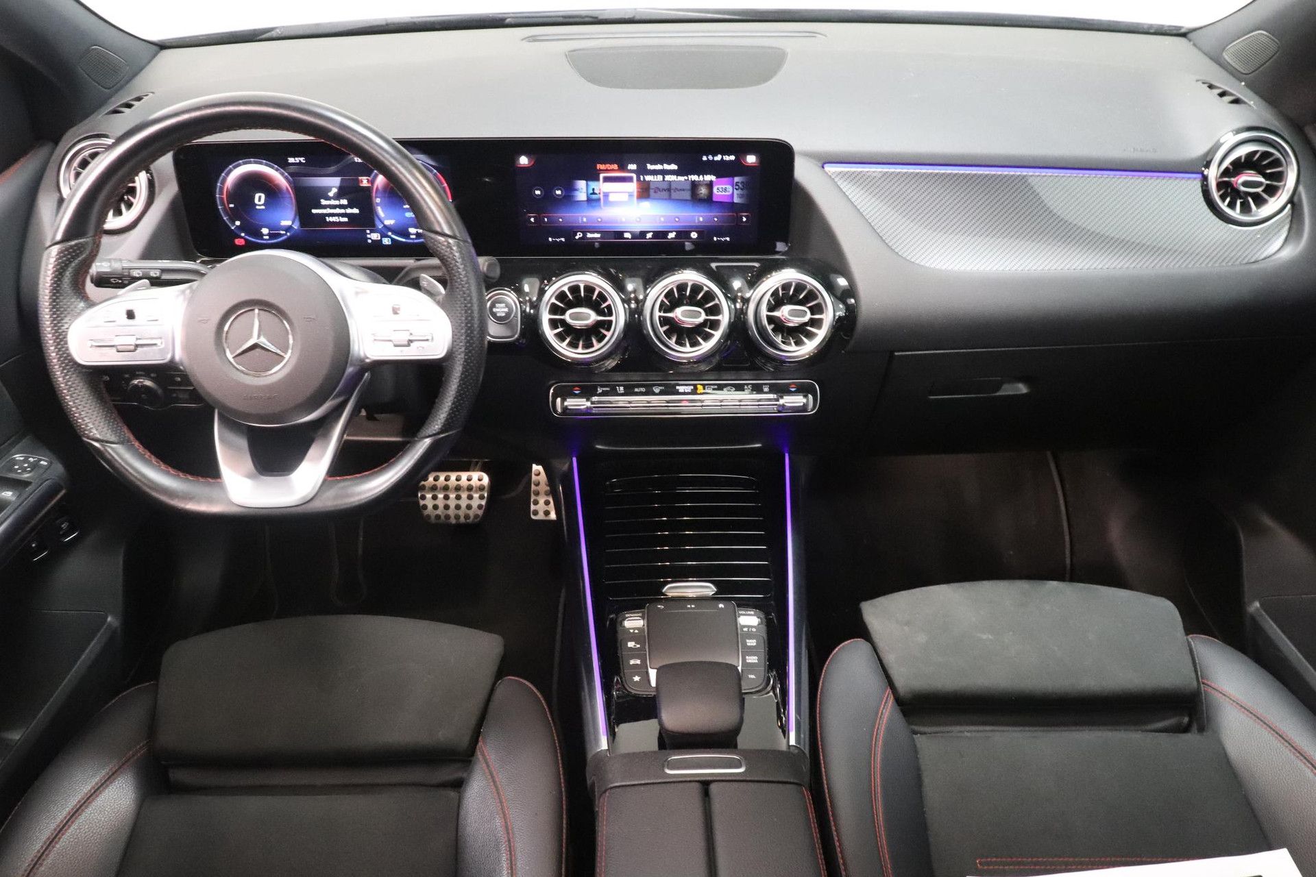 Mercedes-Benz B-Klasse met kenteken K-169-RF – interieur