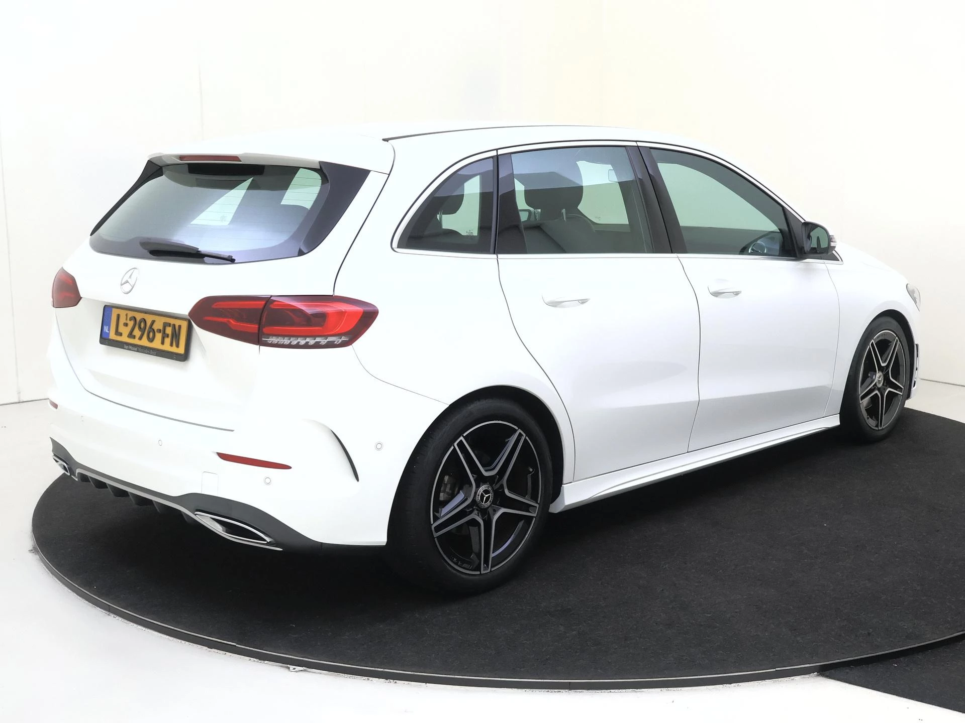 Mercedes-Benz B-Klasse met kenteken L-296-FN – autofoto 3