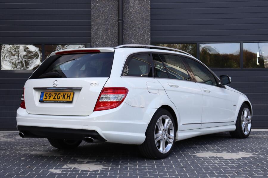 Mercedes-Benz C-Klasse met kenteken 59-ZG-KH – interieur