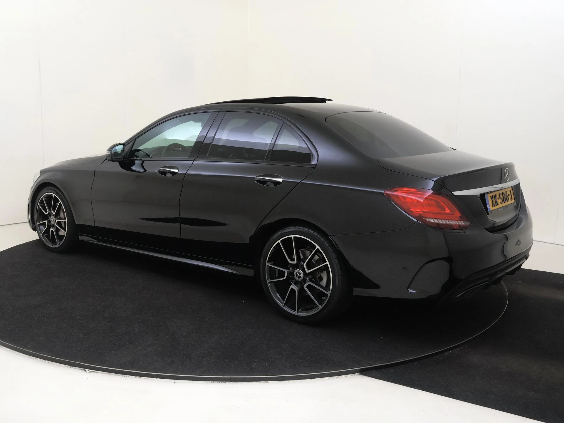 Mercedes-Benz C-Klasse met kenteken 81100 – autofoto 4