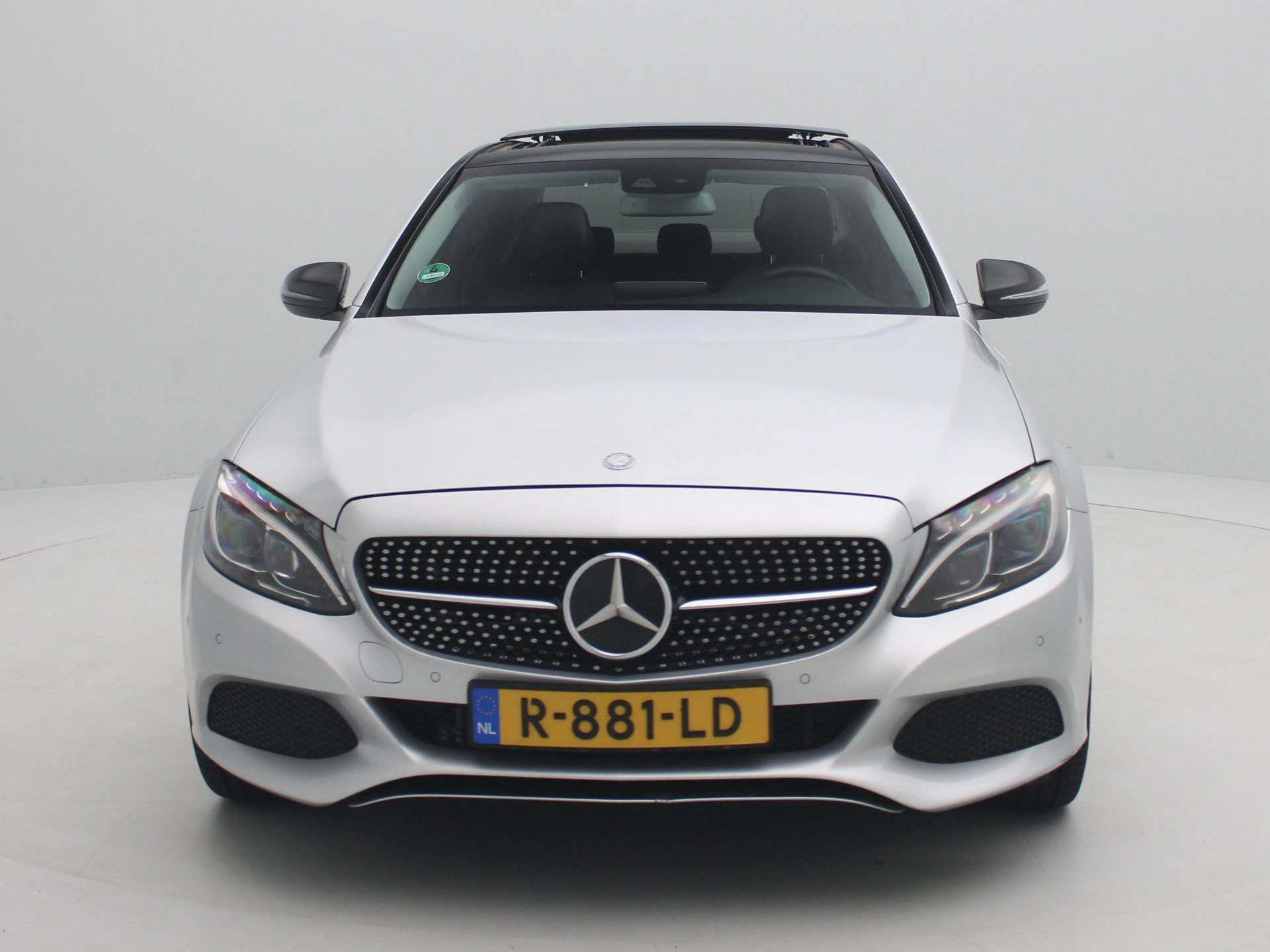 Mercedes-Benz C-Klasse met kenteken R-881-LD – autofoto 5