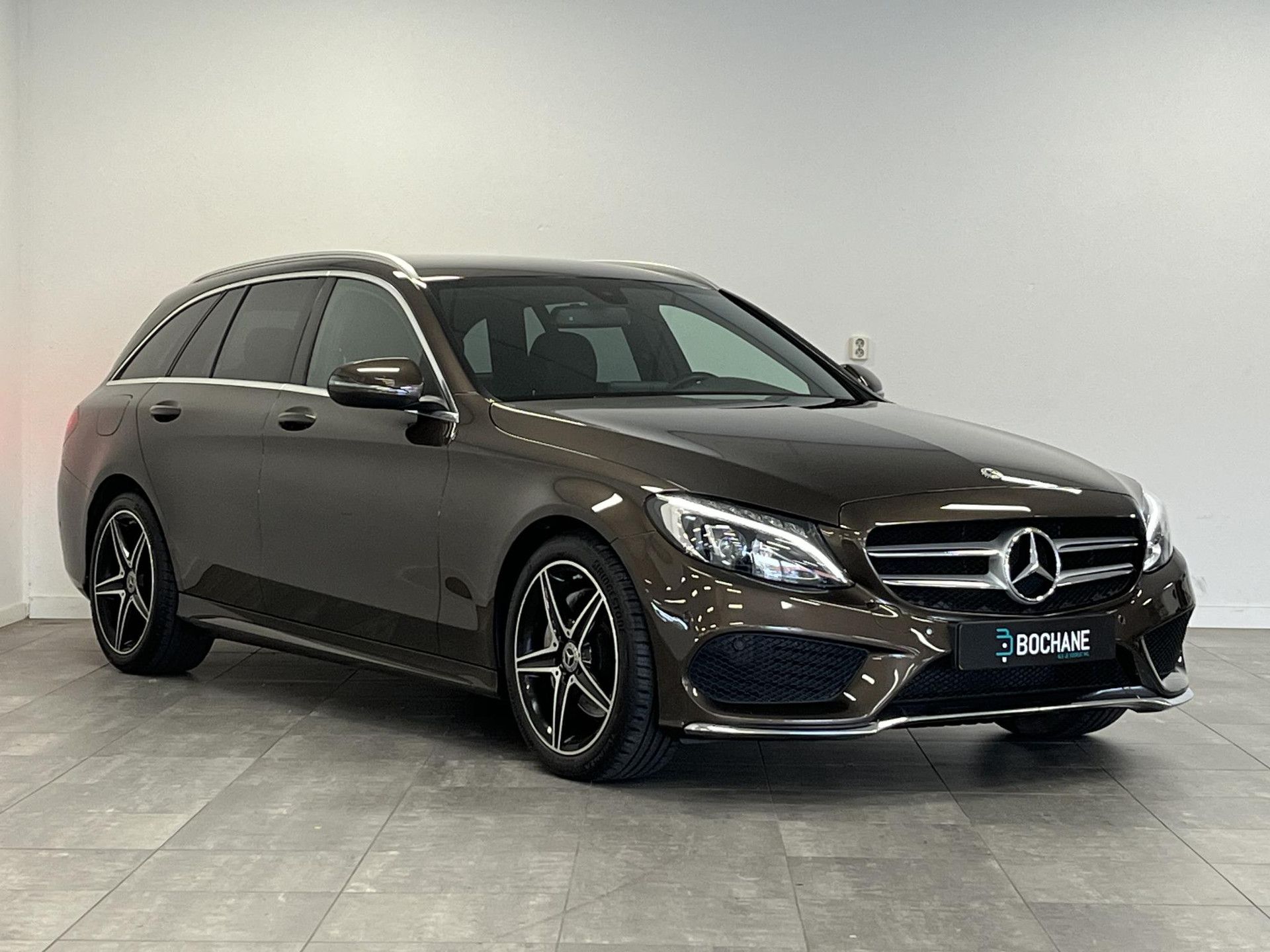 Mercedes-Benz C-Klasse met kenteken RN-197-L – detailfoto