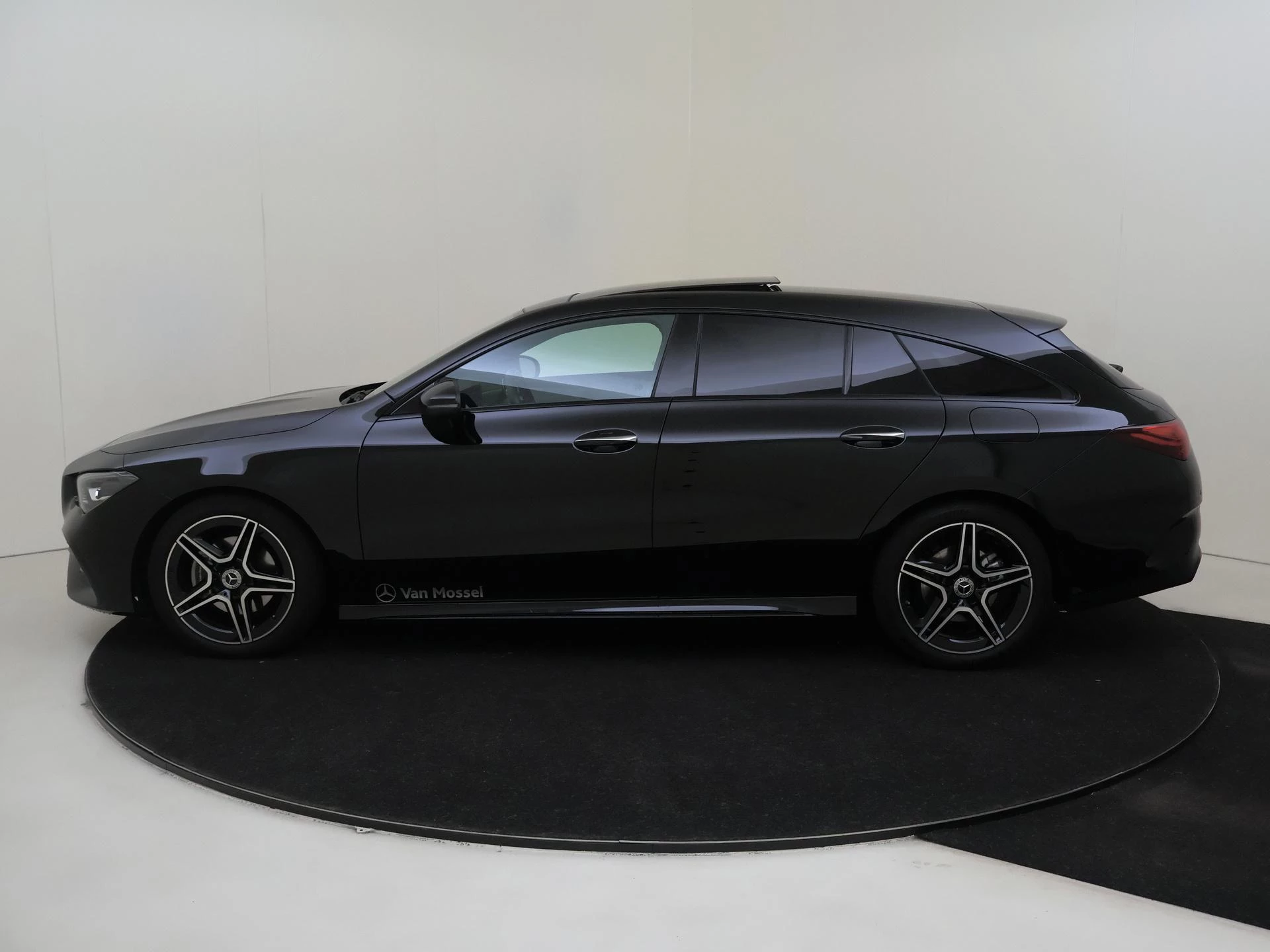 Mercedes-Benz CLA met kenteken GNR-39-R – autofoto 3