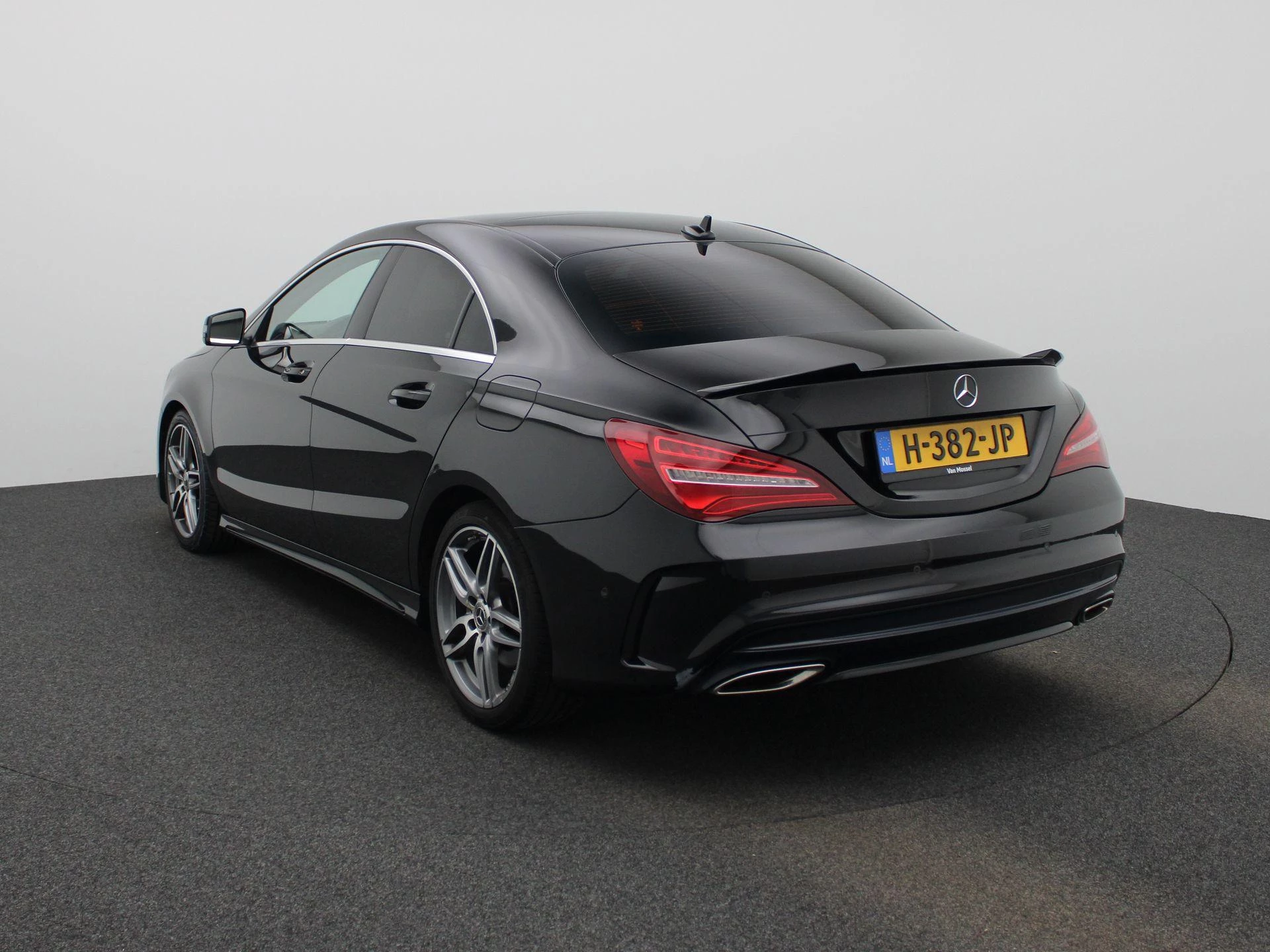 Mercedes-Benz CLA met kenteken H-382-JP – autofoto 3