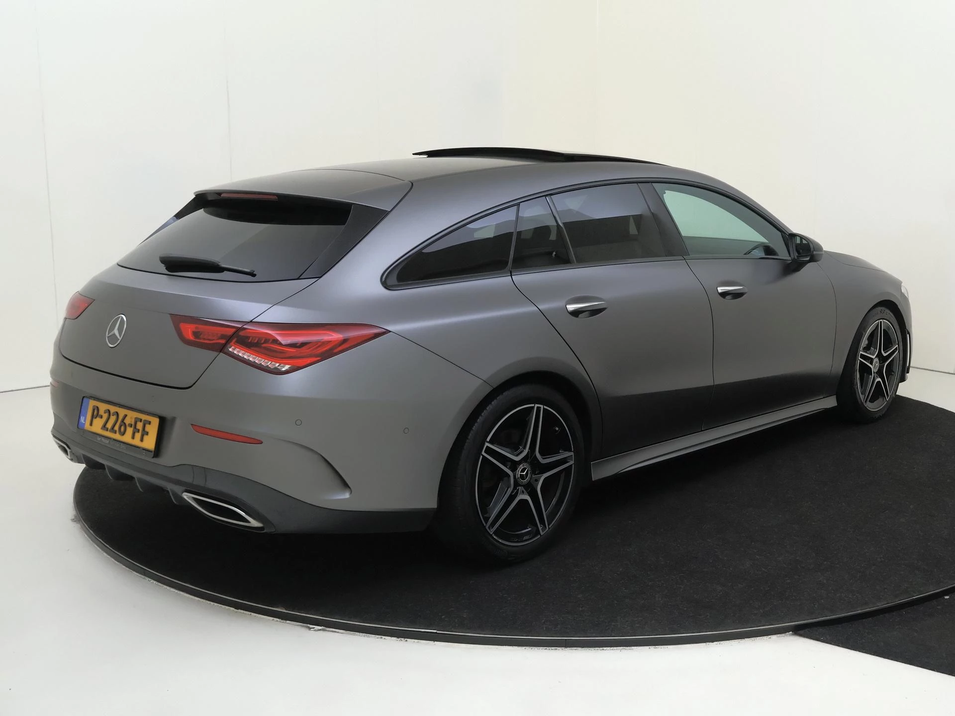 Mercedes-Benz CLA met kenteken P-226-FF – autofoto 5