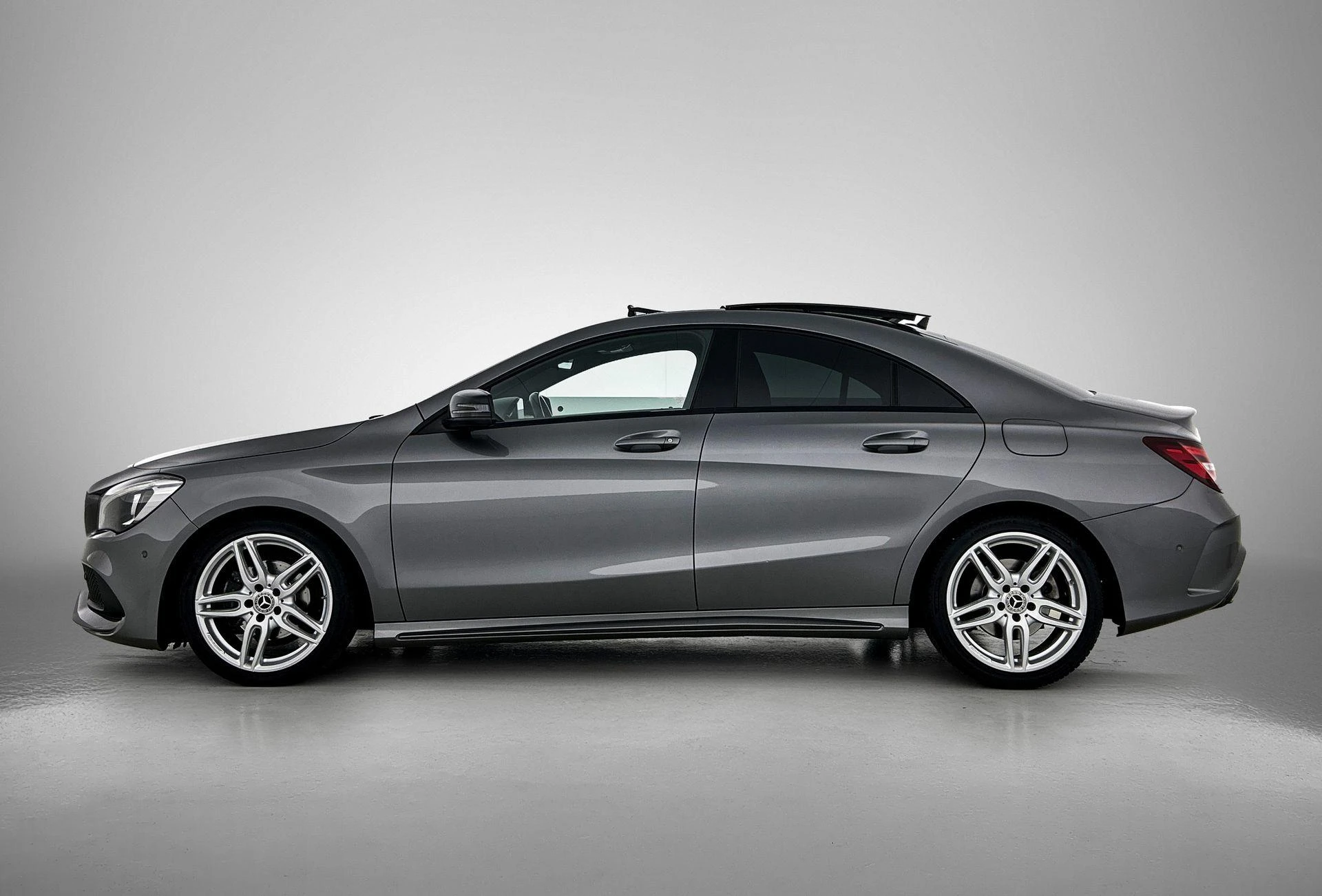 Mercedes-Benz CLA met kenteken XV-564-Z – autofoto 4
