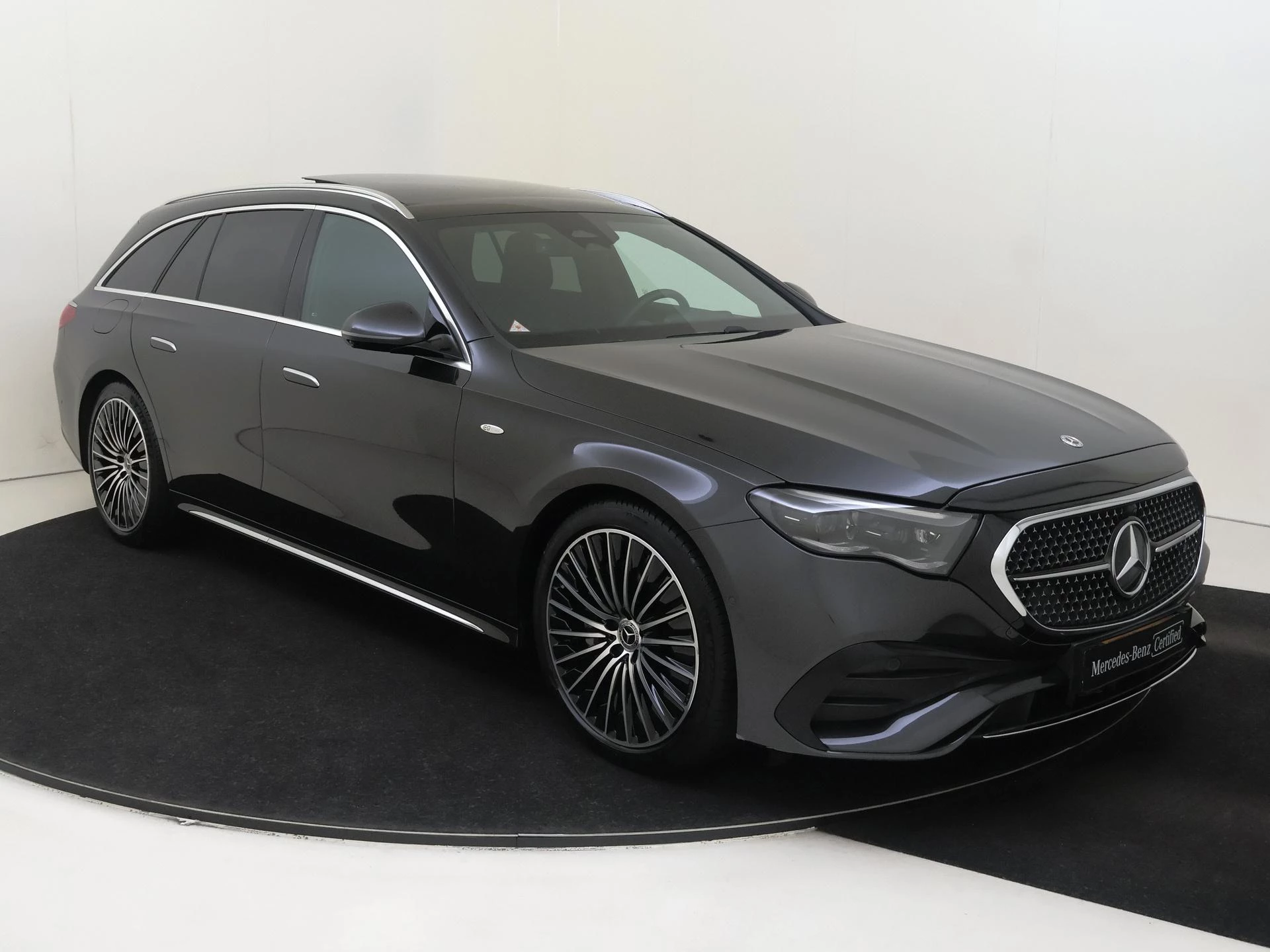 Mercedes-Benz E-Klasse met kenteken 06100 – autofoto 3