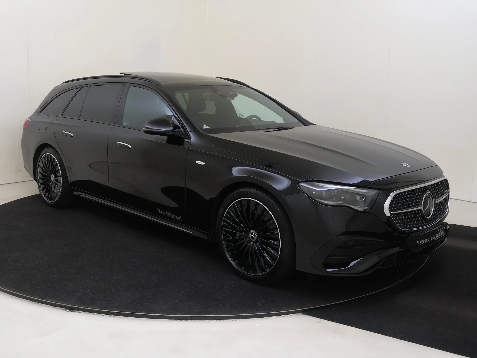 Mercedes-Benz E-Klasse met kenteken 22100 – autofoto 5