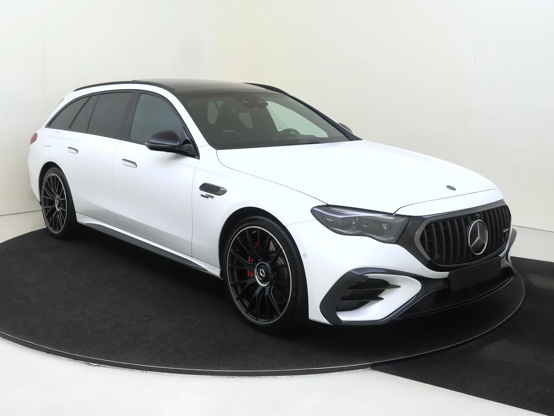 Mercedes-Benz E-Klasse met kenteken 10100 – autofoto 3