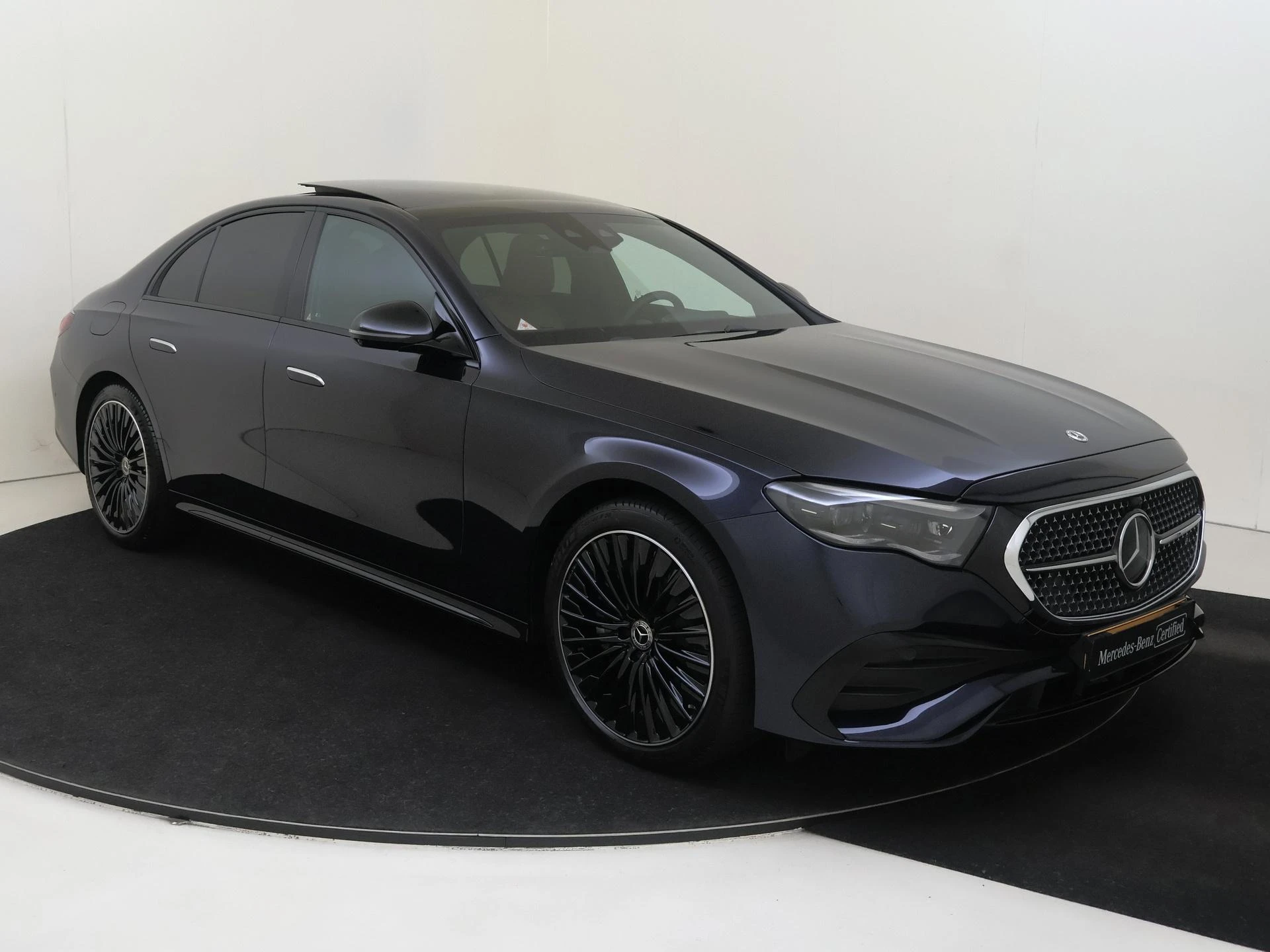 Mercedes-Benz E-Klasse met kenteken 22100 – autofoto 3