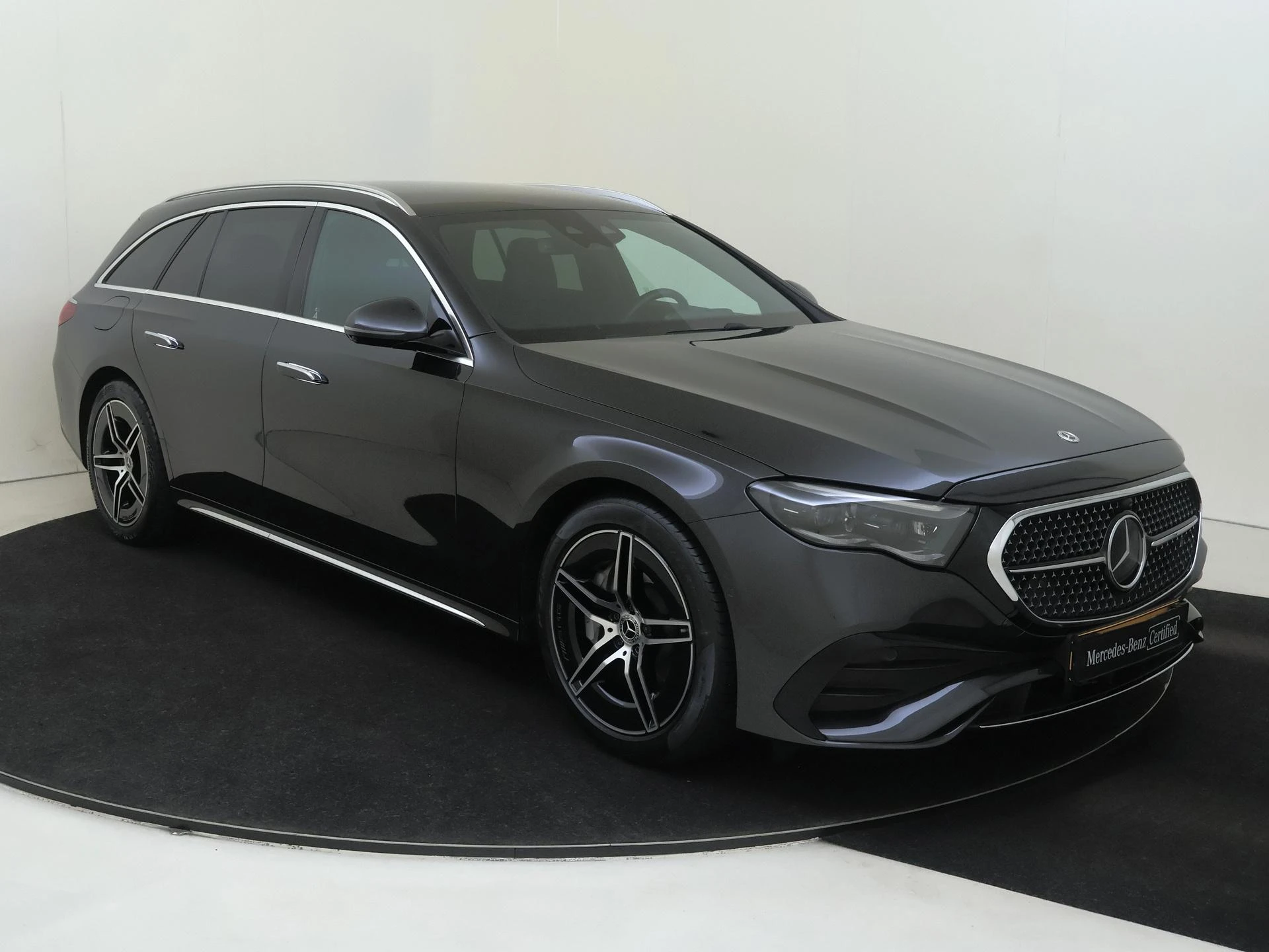 Mercedes-Benz E-Klasse met kenteken 06100 – autofoto 3