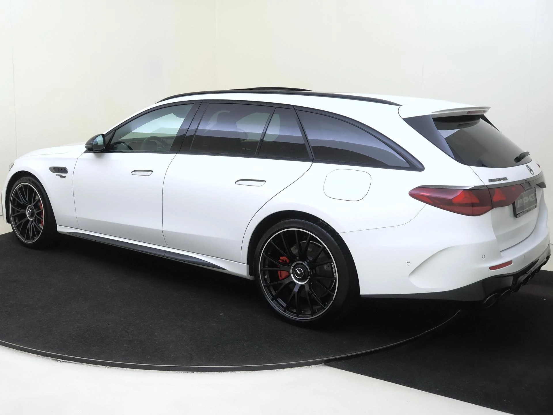 Mercedes-Benz E-Klasse met kenteken 10100 – autofoto 4