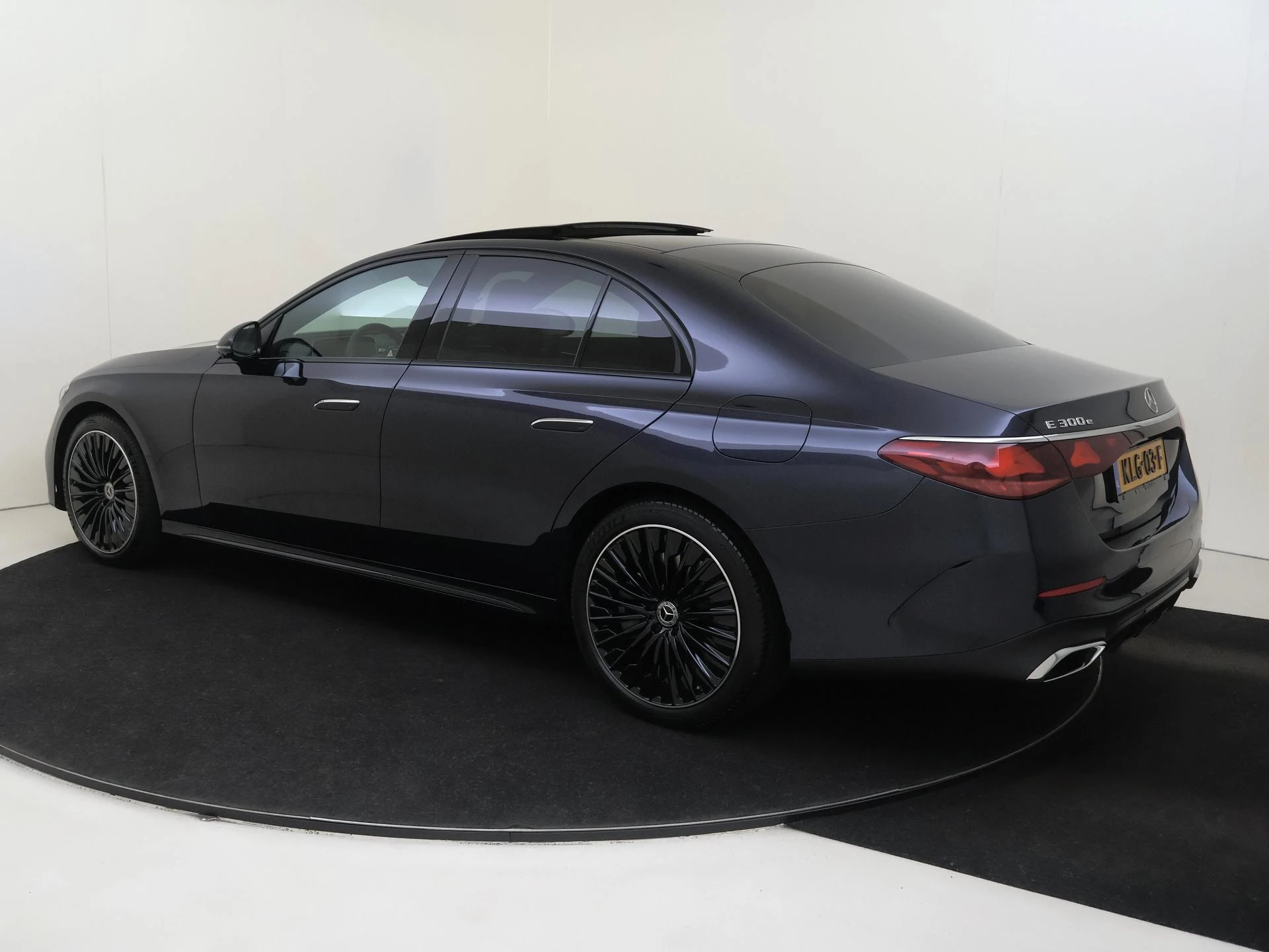Mercedes-Benz E-Klasse met kenteken 22100 – autofoto 4