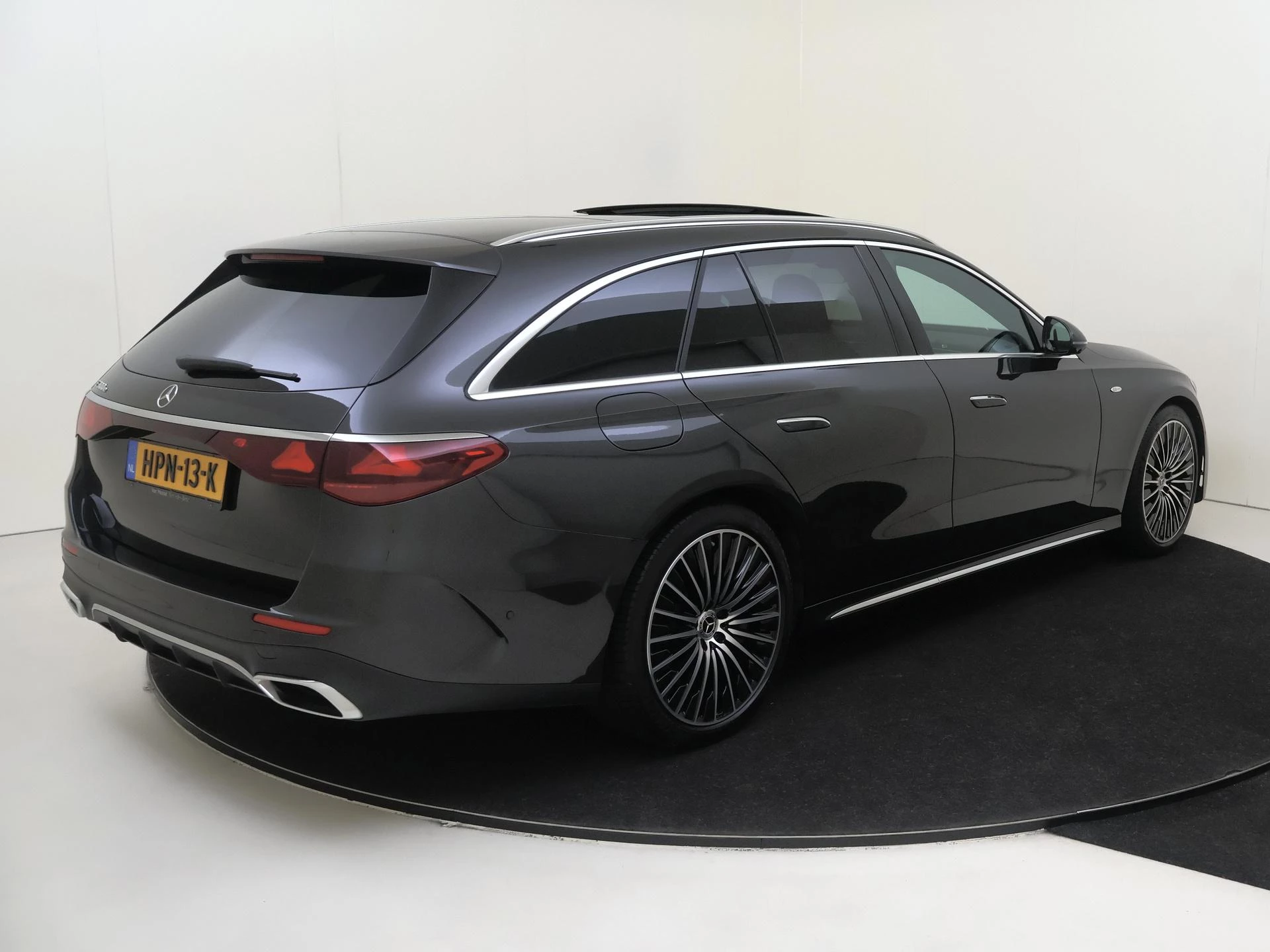 Mercedes-Benz E-Klasse met kenteken 06100 – autofoto 5