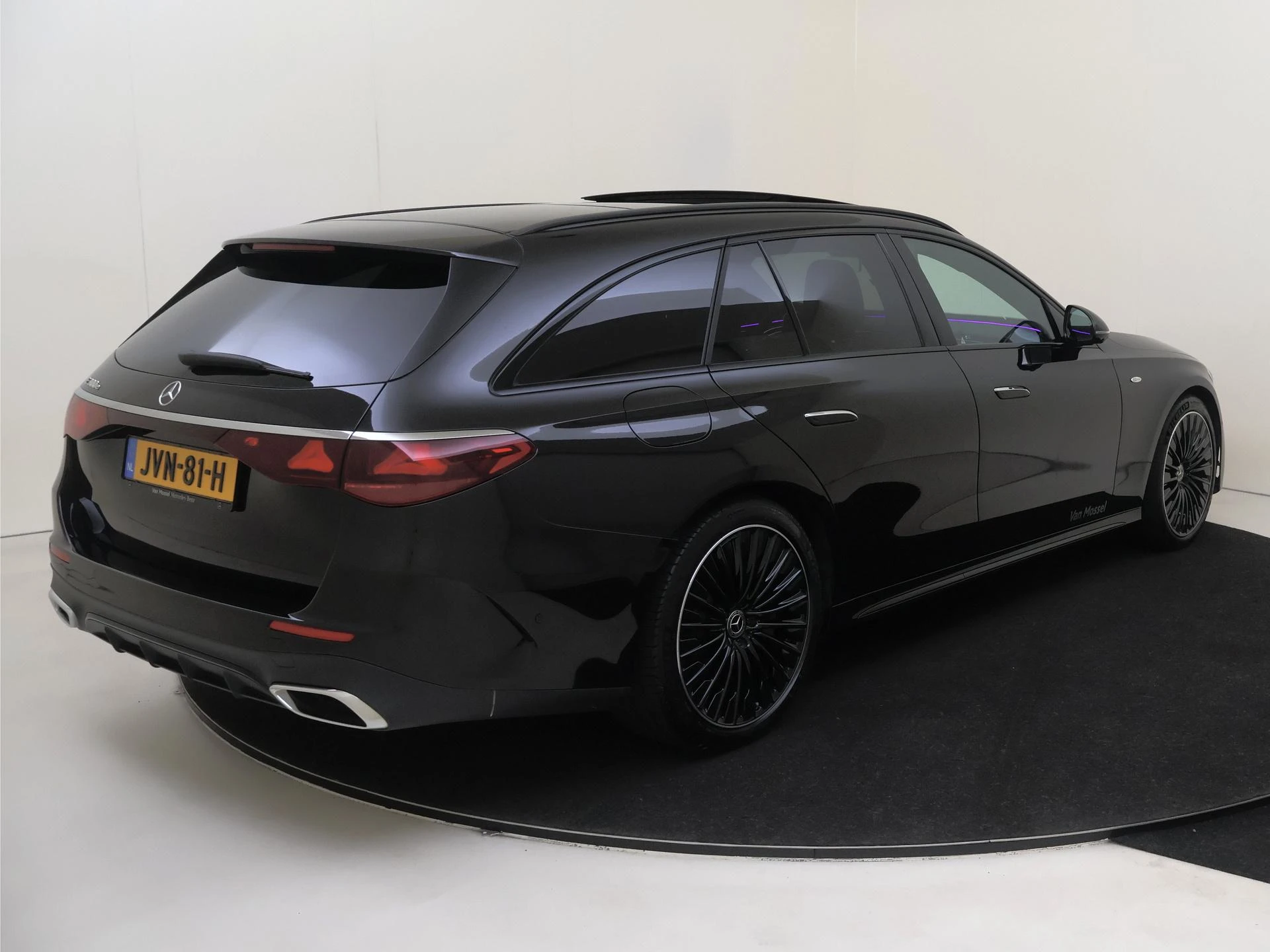 Mercedes-Benz E-Klasse met kenteken 22100 – autofoto 3