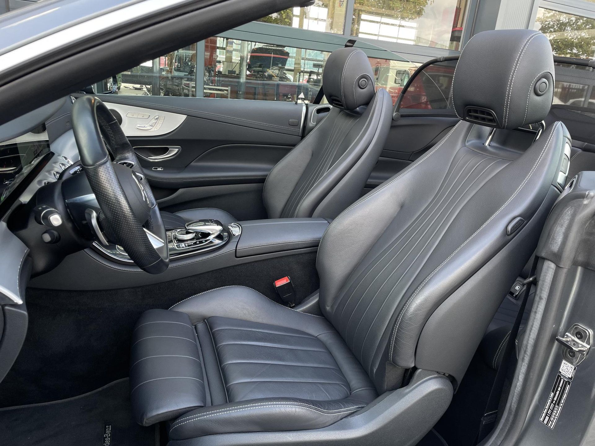 Mercedes-Benz E-Klasse met kenteken K-348-TJ – dashboard