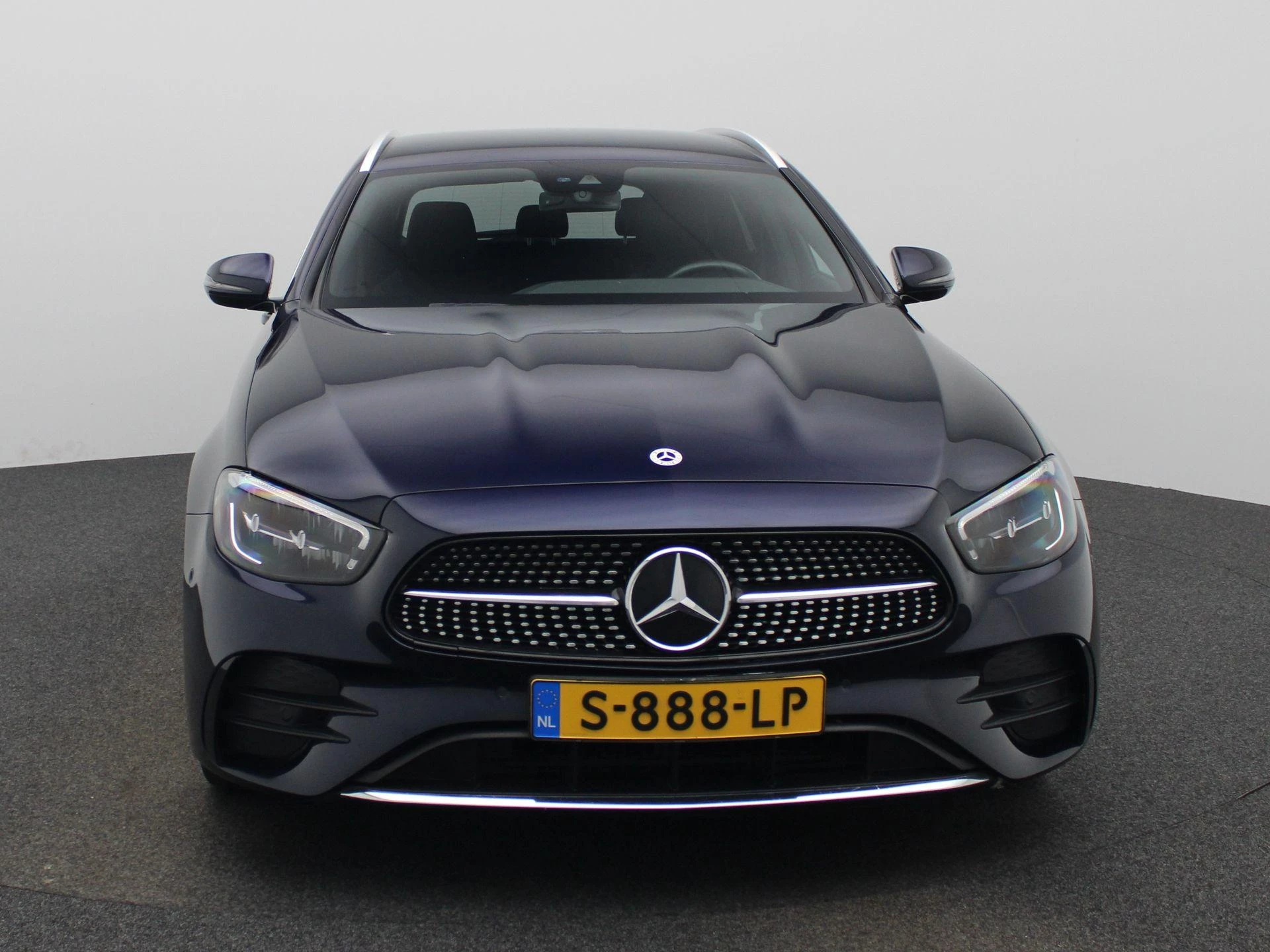 Mercedes-Benz E-Klasse met kenteken S-888-LP – autofoto 4