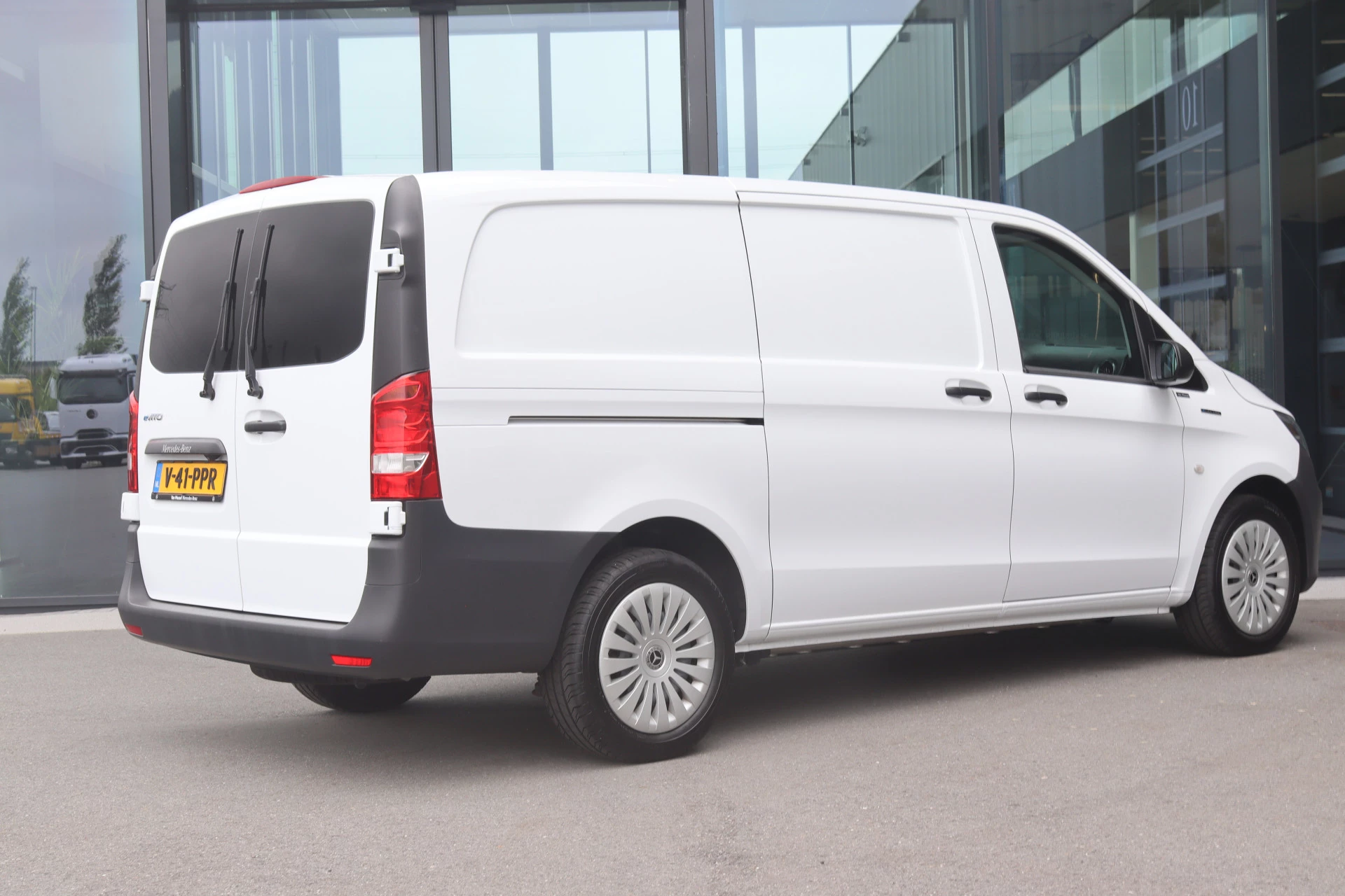 Mercedes-Benz eVito – autofoto 4