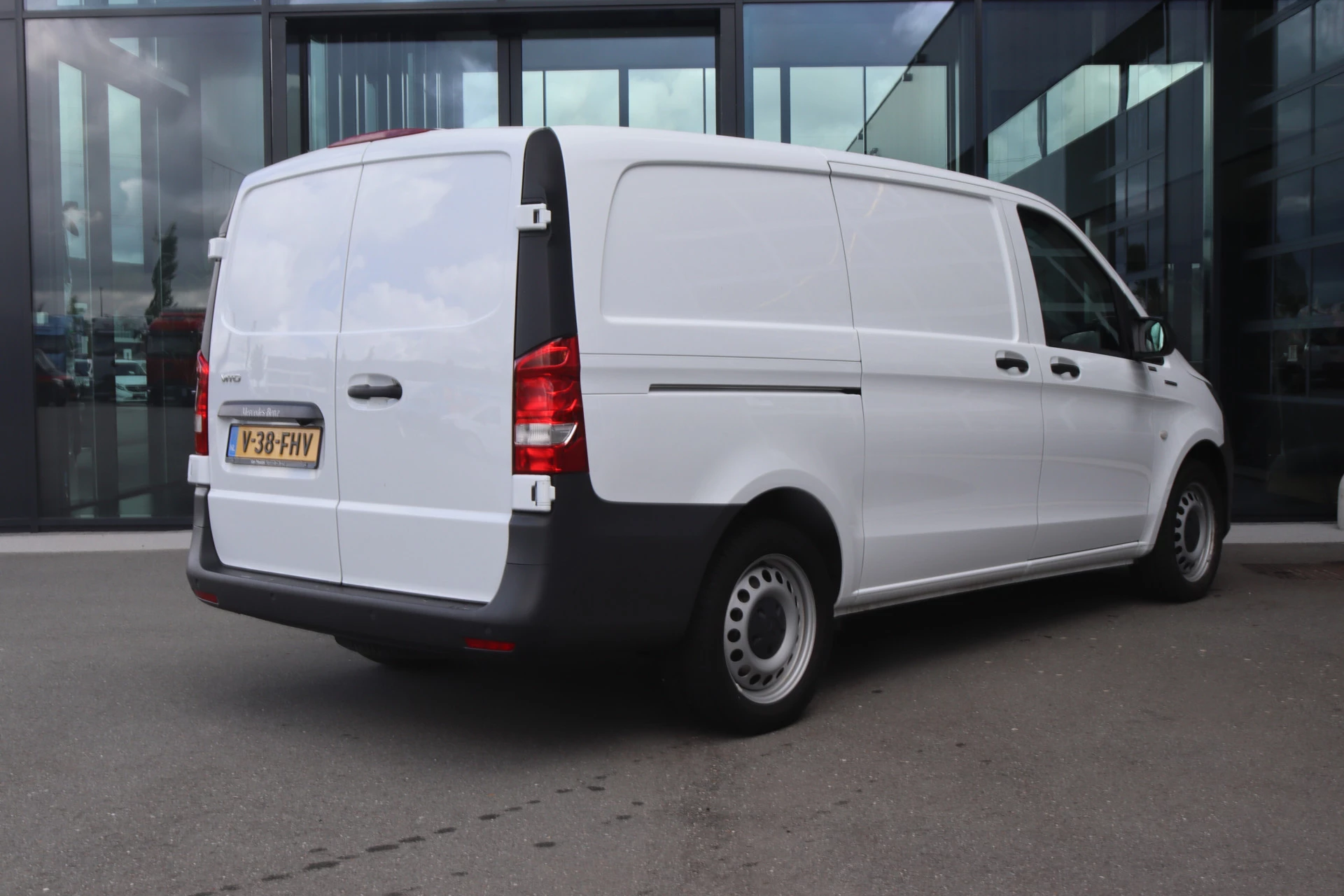 Mercedes-Benz eVito – autofoto 4