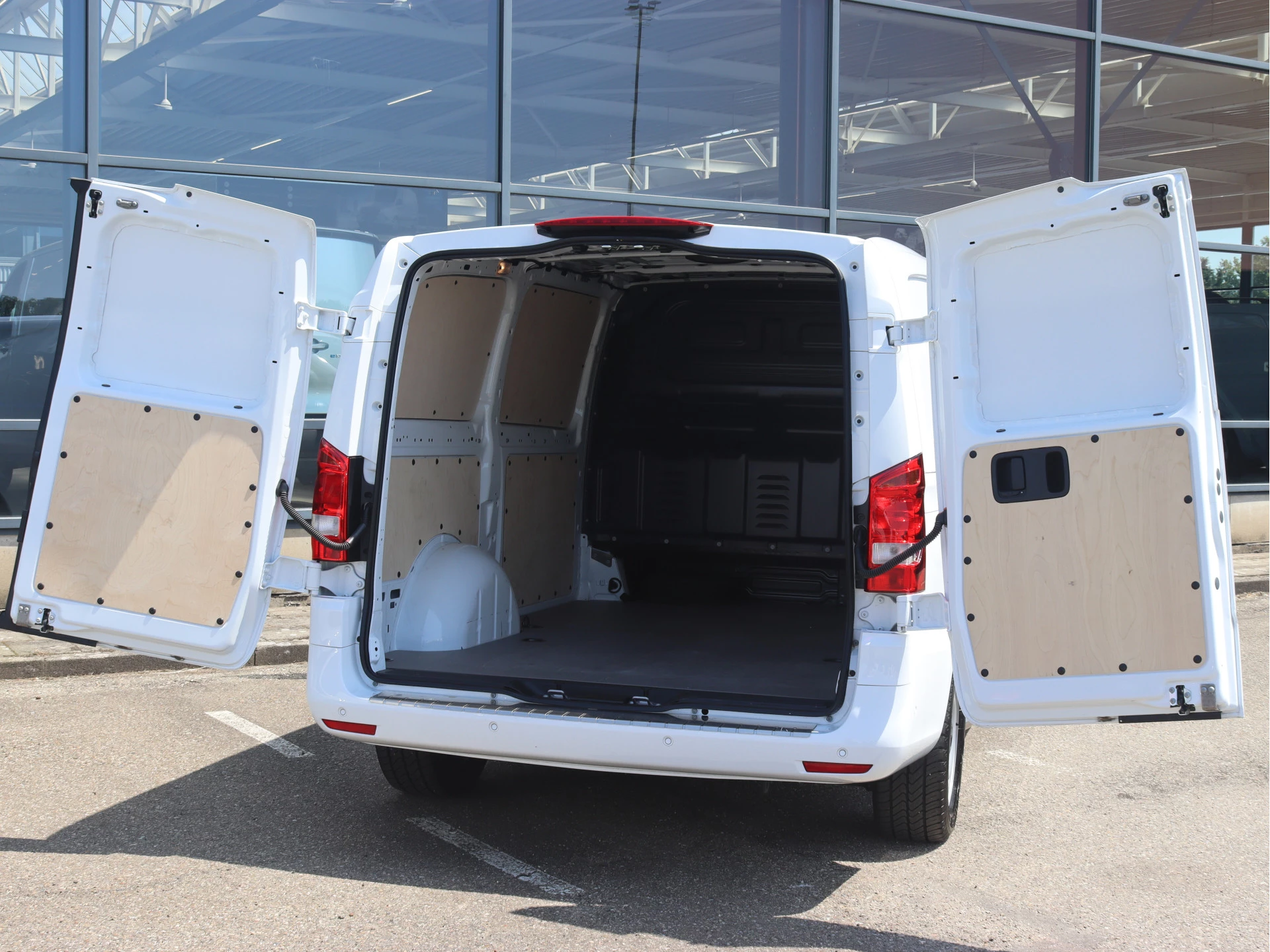 Mercedes-Benz eVito – autofoto 5