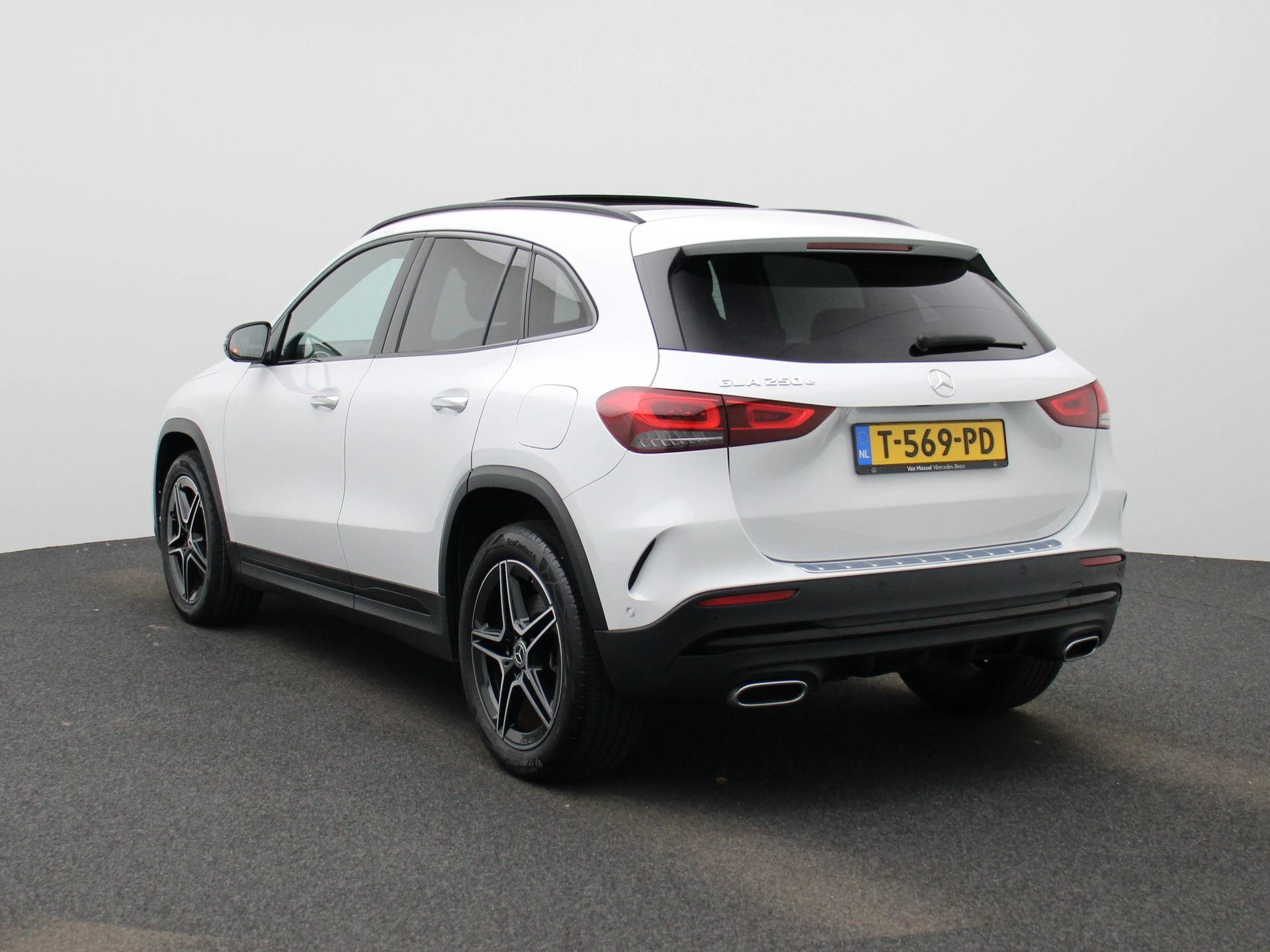 Mercedes-Benz GLA met kenteken 13100 – autofoto 3