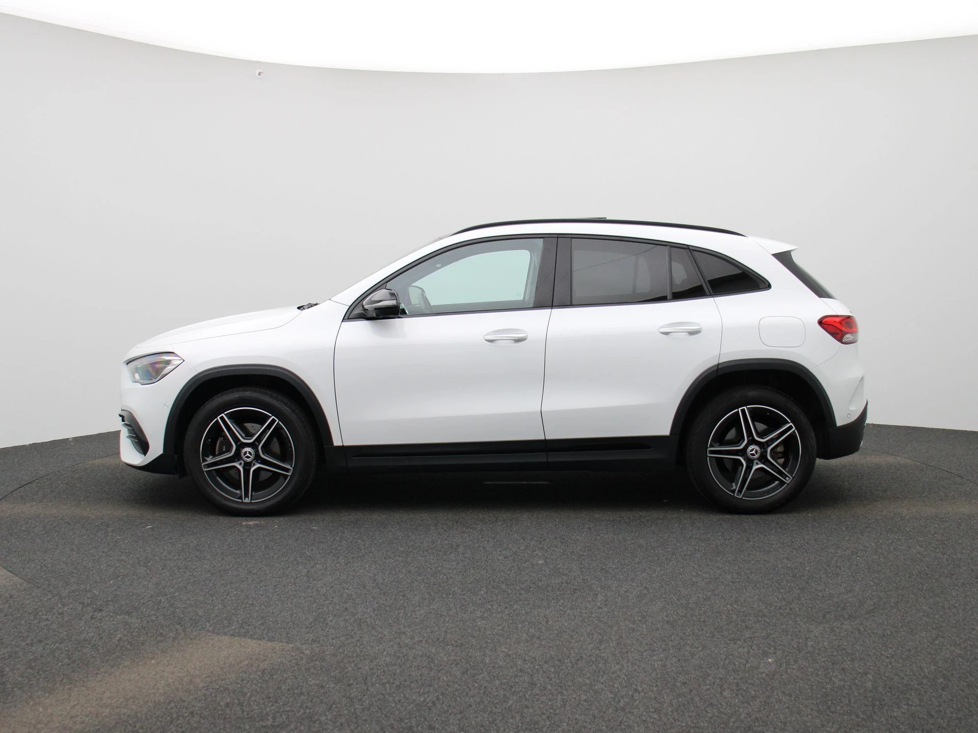 Mercedes-Benz GLA met kenteken 13100 – autofoto 5