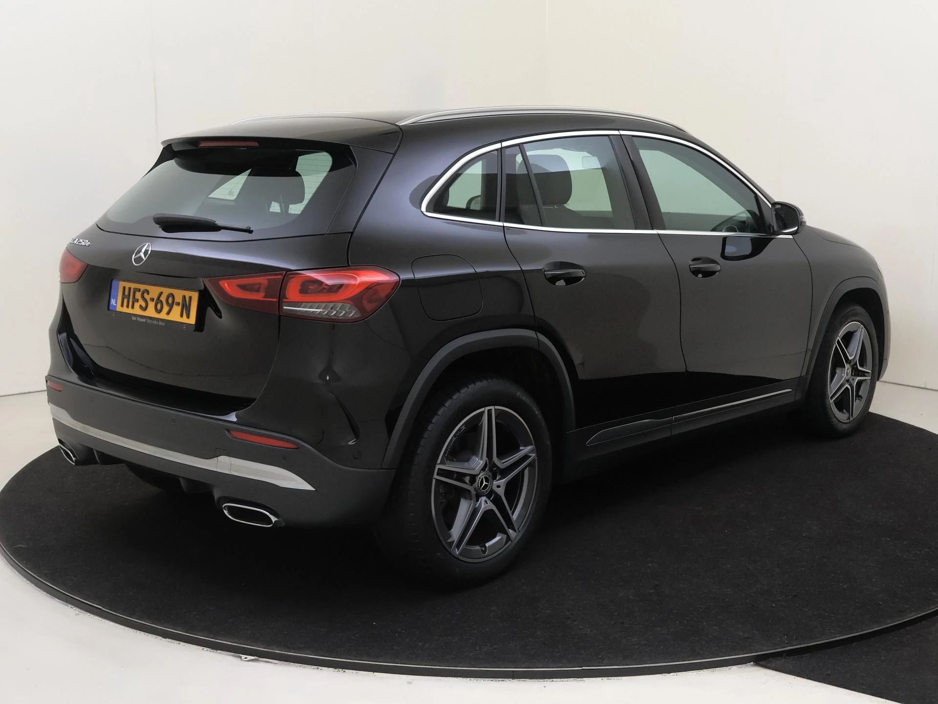 Mercedes-Benz GLA met kenteken 13100 – autofoto 5